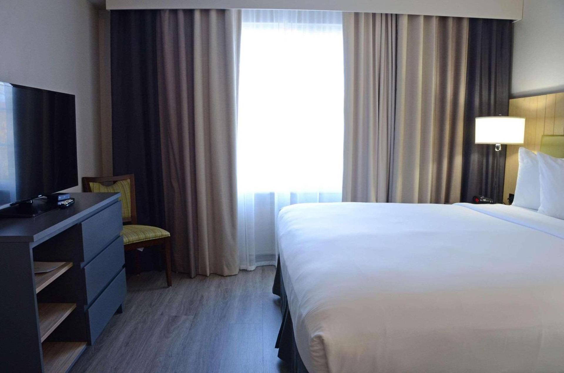 Country Inn & Suites by Radisson, Buford at Mall of Georgia, GA photo 10
