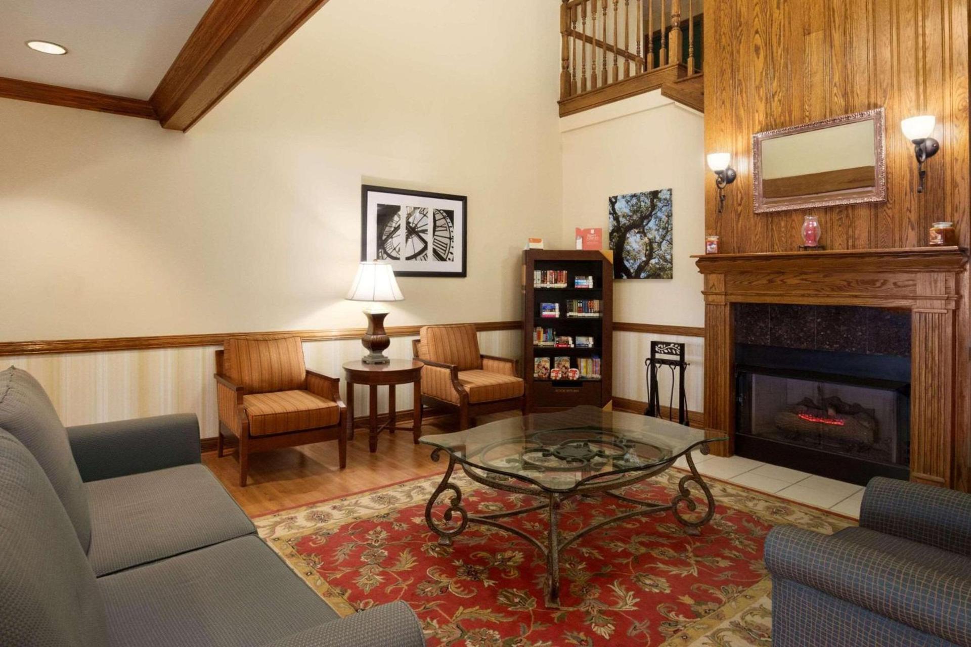 Country Inn & Suites by Radisson, Columbus, GA photo 2