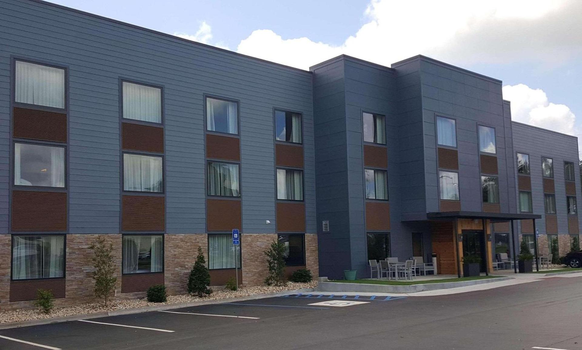 Country Inn & Suites by Radisson, Savannah Midtown, GA photo 1