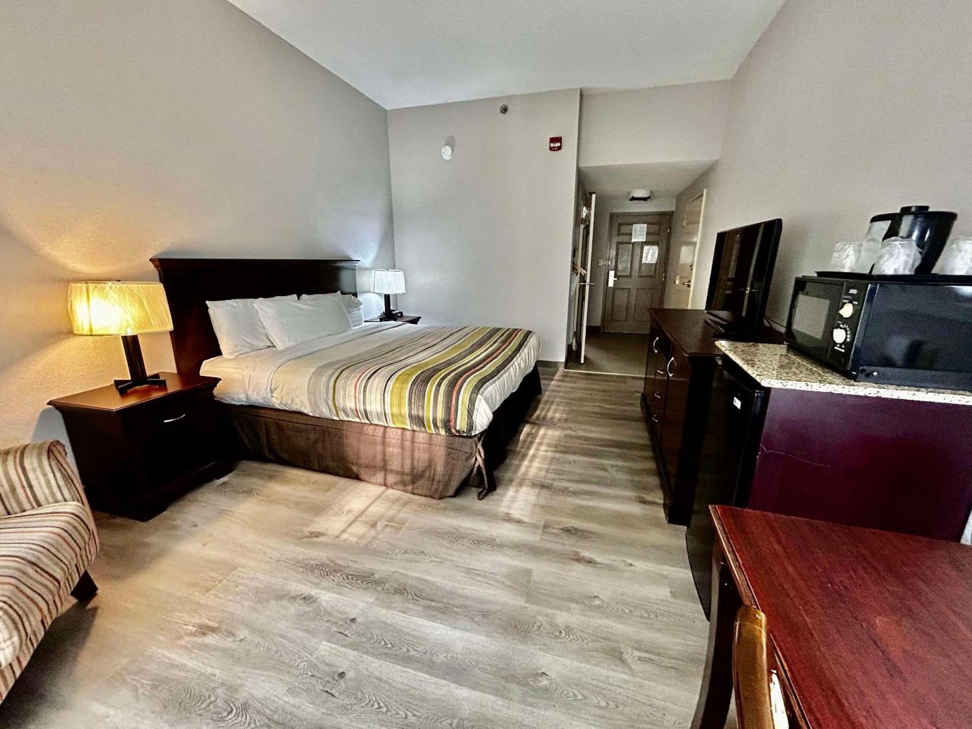 Country Inn & Suites by Radisson, Columbus, GA photo 6