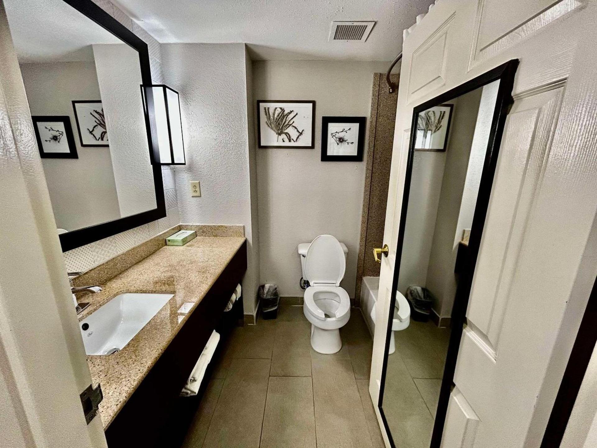 Country Inn & Suites by Radisson, Columbus, GA photo 9