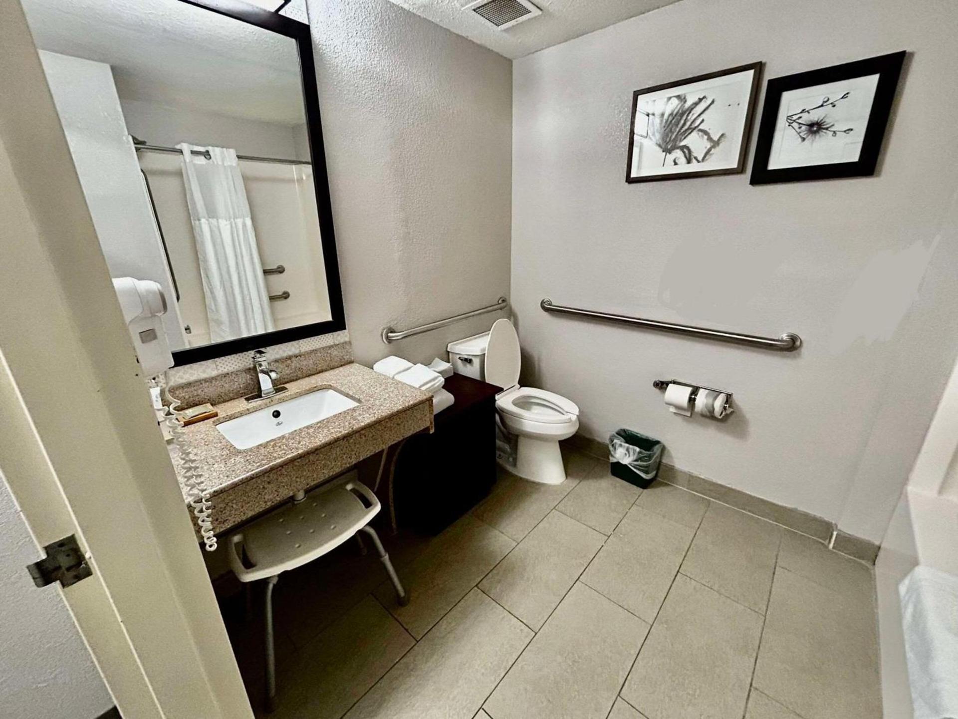 Country Inn & Suites by Radisson, Columbus, GA photo 12