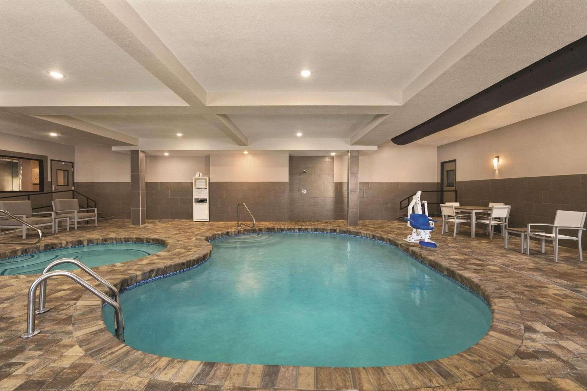 Country Inn & Suites by Radisson, Savannah Midtown, GA photo 13