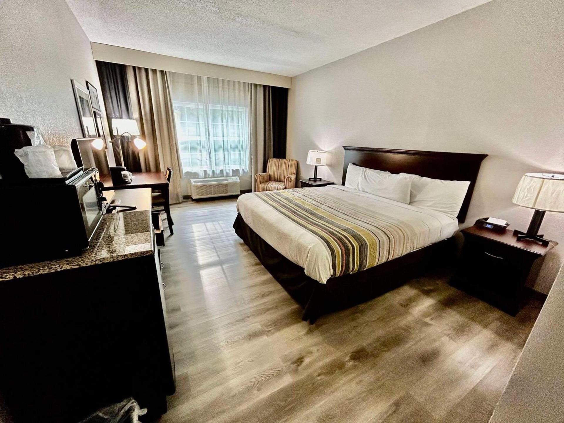 Country Inn & Suites by Radisson, Columbus, GA photo 11