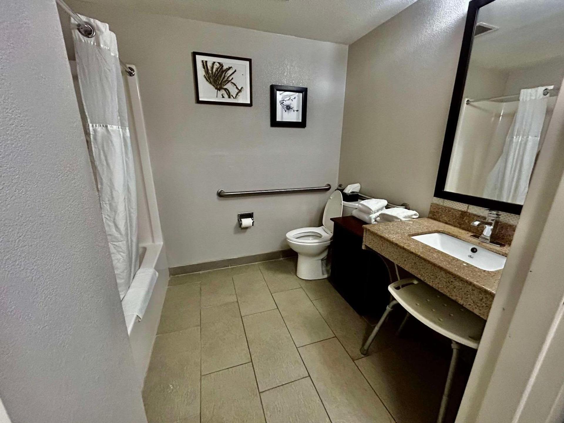 Country Inn & Suites by Radisson, Columbus, GA photo 13
