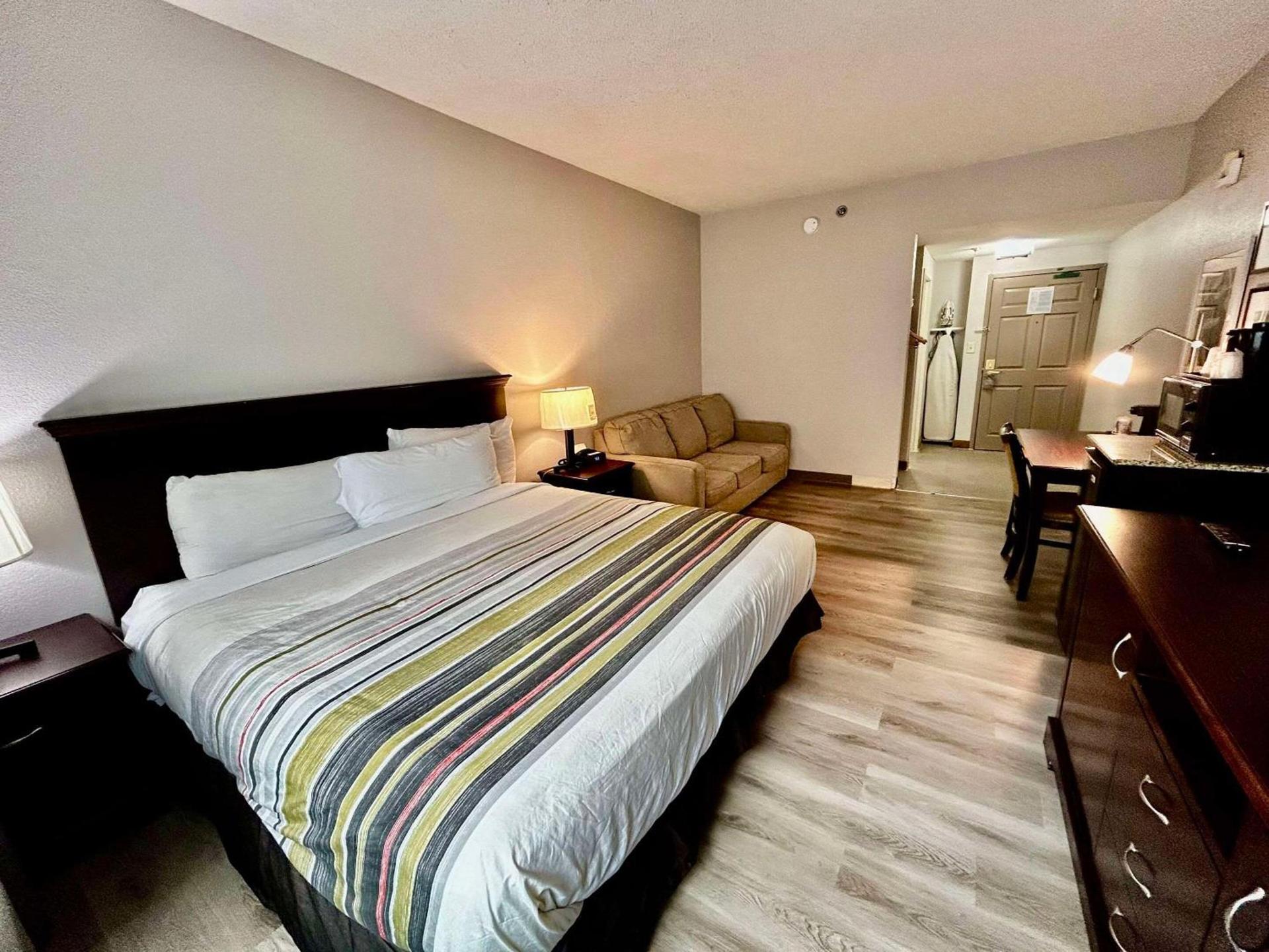 Country Inn & Suites by Radisson, Columbus, GA photo 15