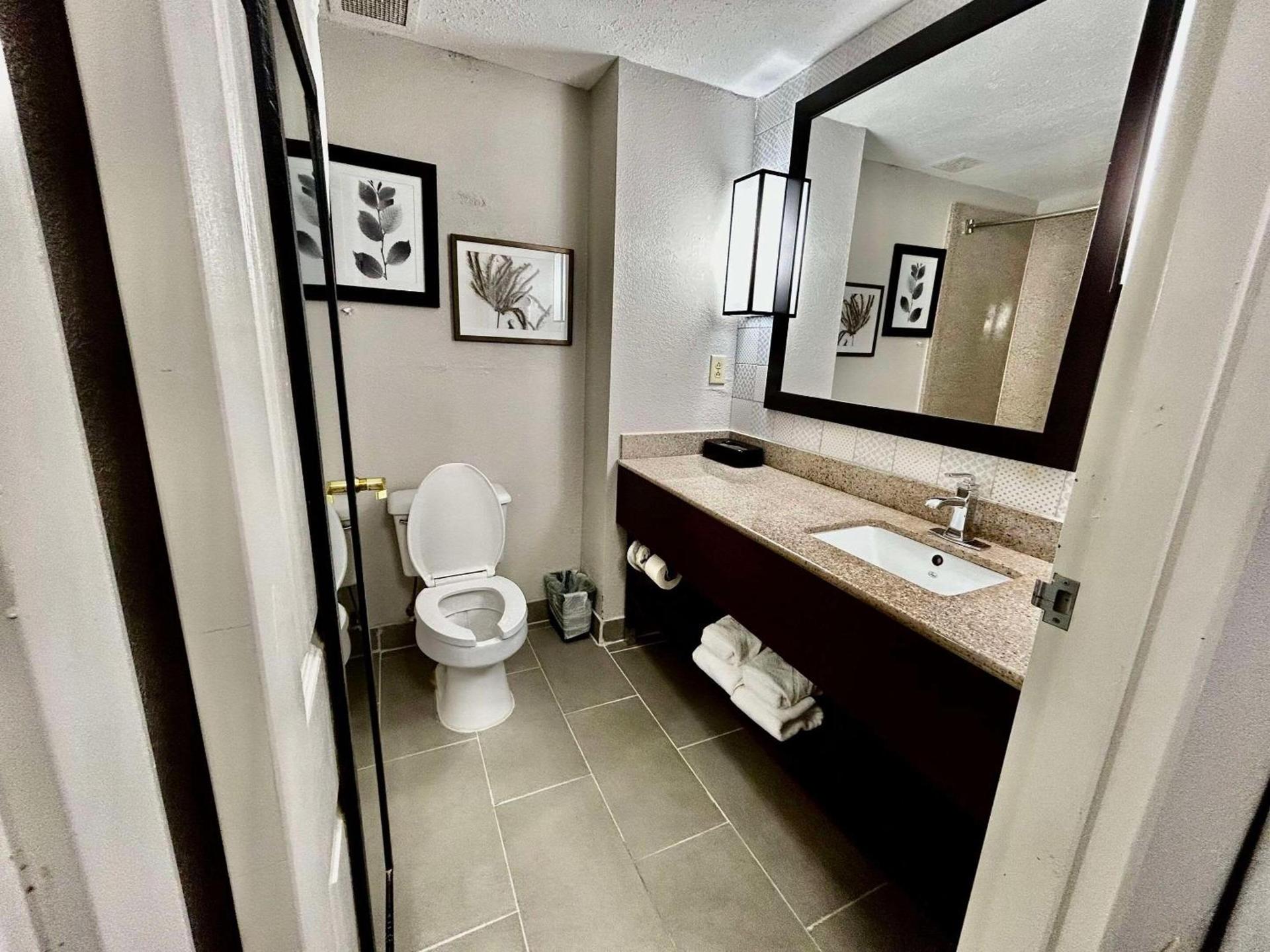 Country Inn & Suites by Radisson, Columbus, GA photo 16