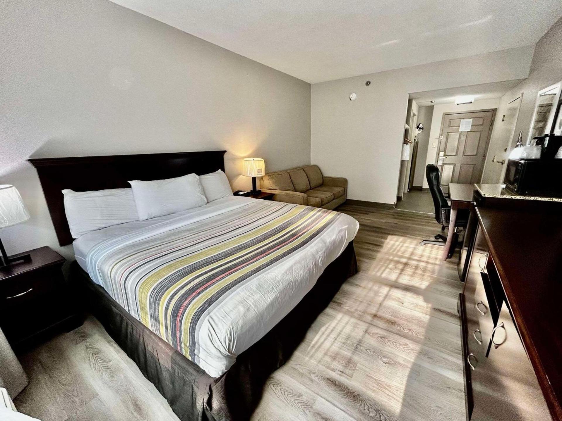 Country Inn & Suites by Radisson, Columbus, GA photo 17