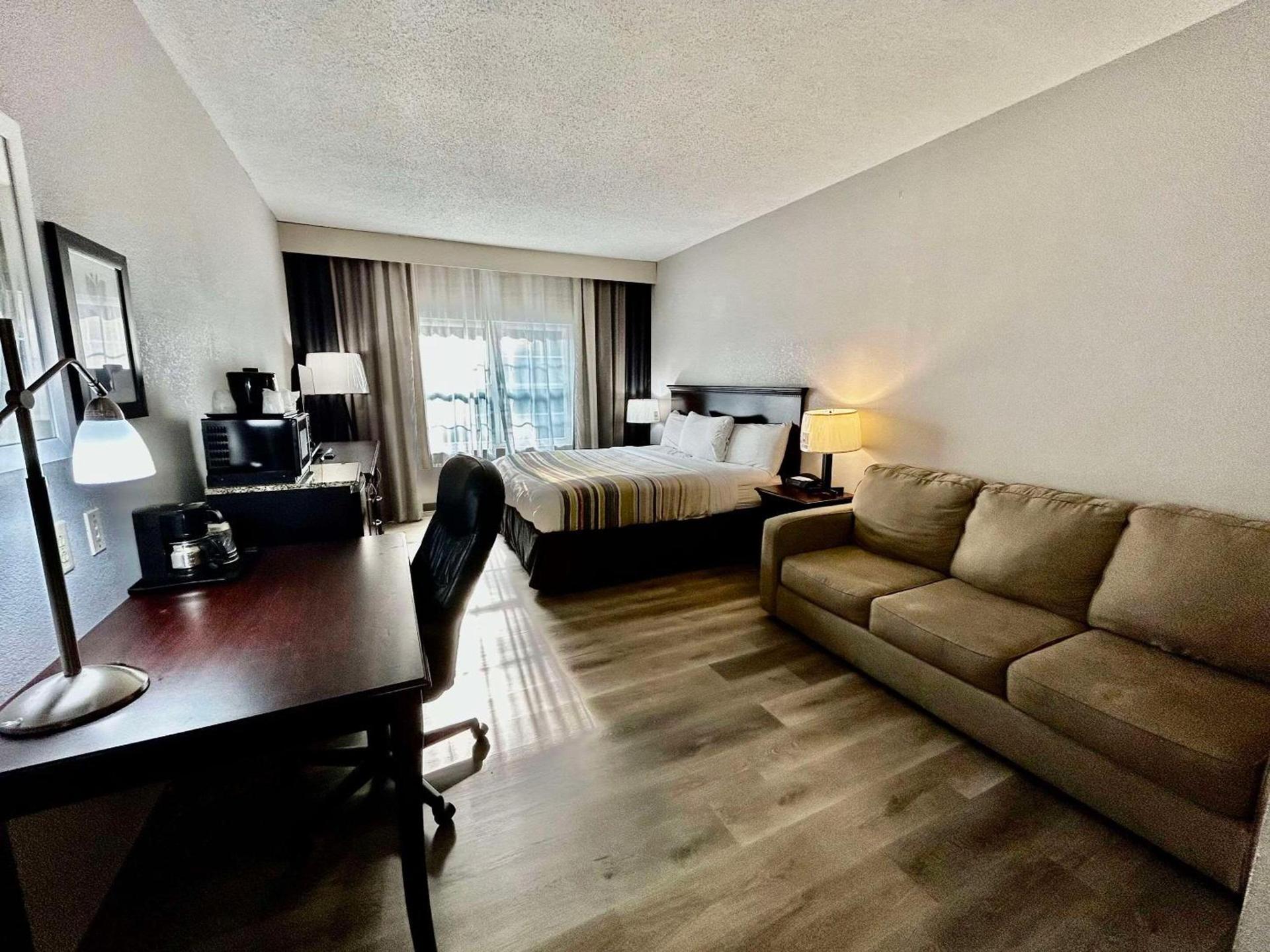 Country Inn & Suites by Radisson, Columbus, GA photo 18