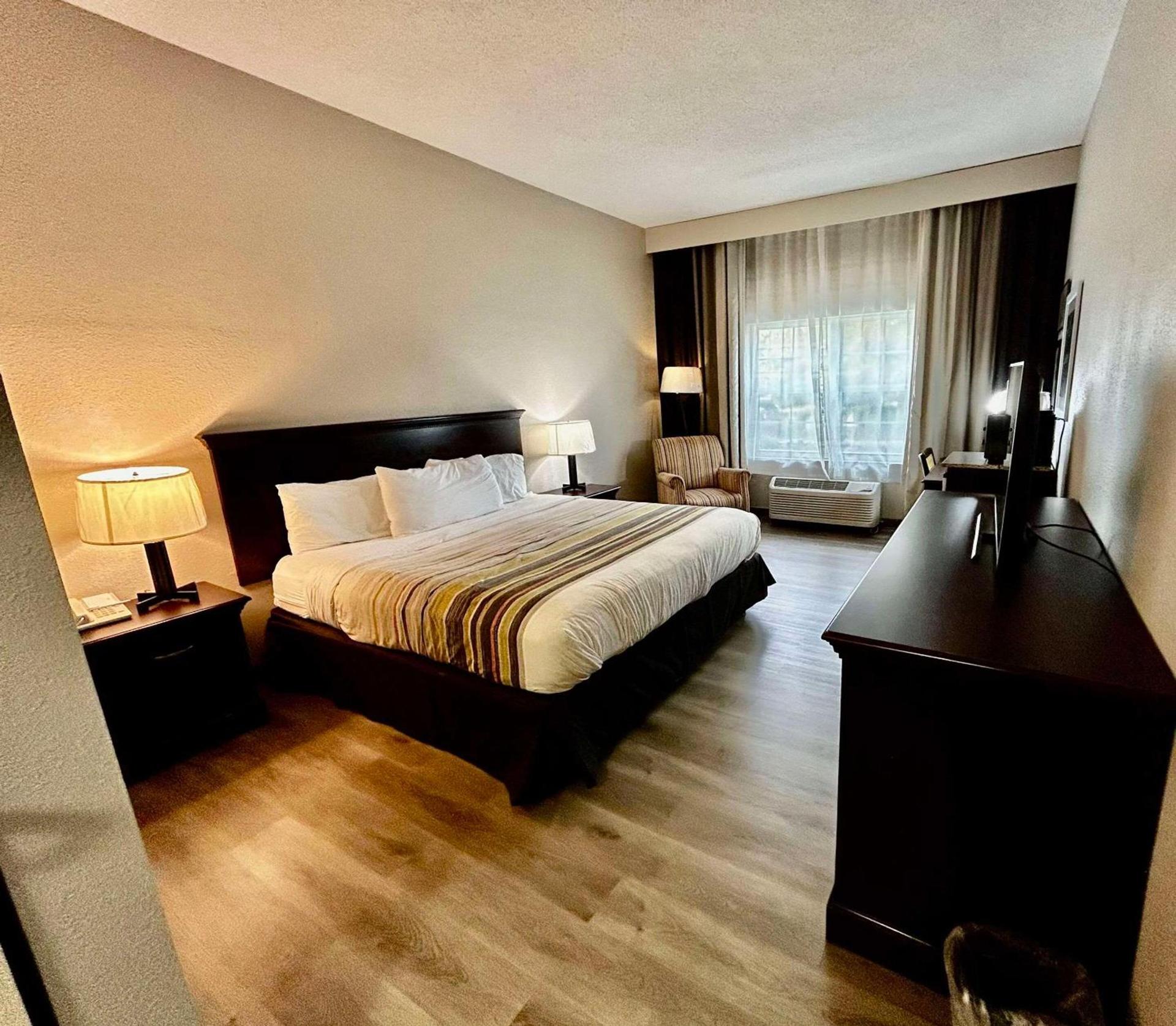 Country Inn & Suites by Radisson, Columbus, GA photo 20
