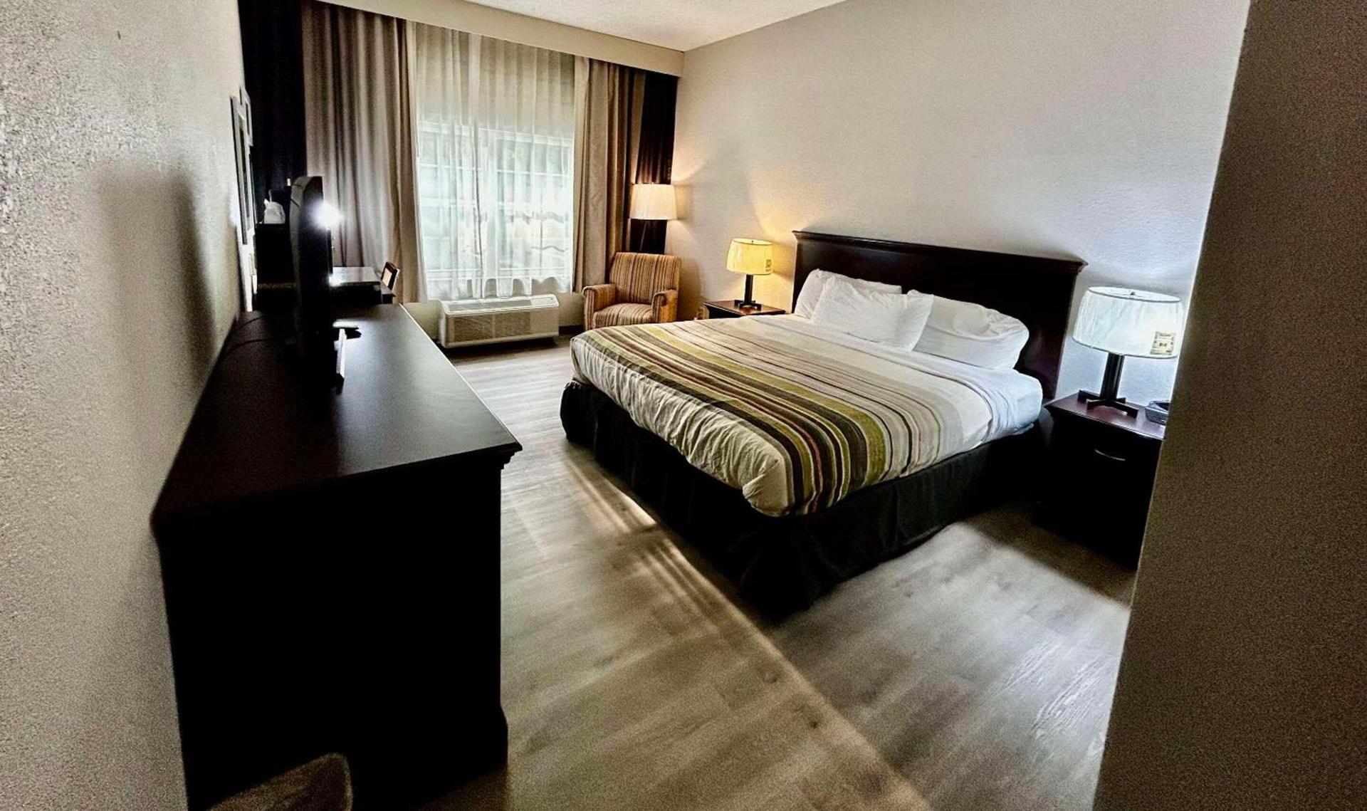 Country Inn & Suites by Radisson, Columbus, GA photo 22