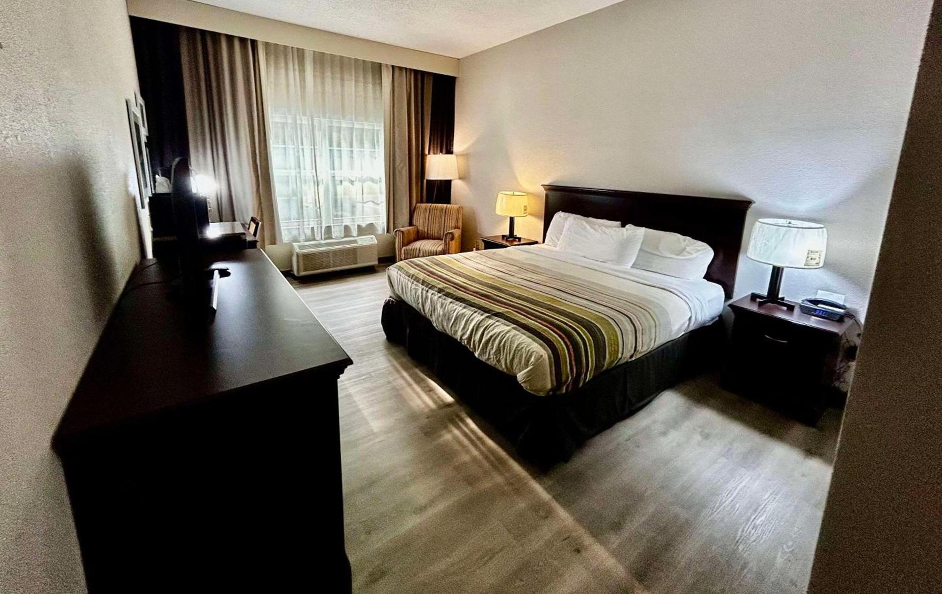 Country Inn & Suites by Radisson, Columbus, GA photo 23