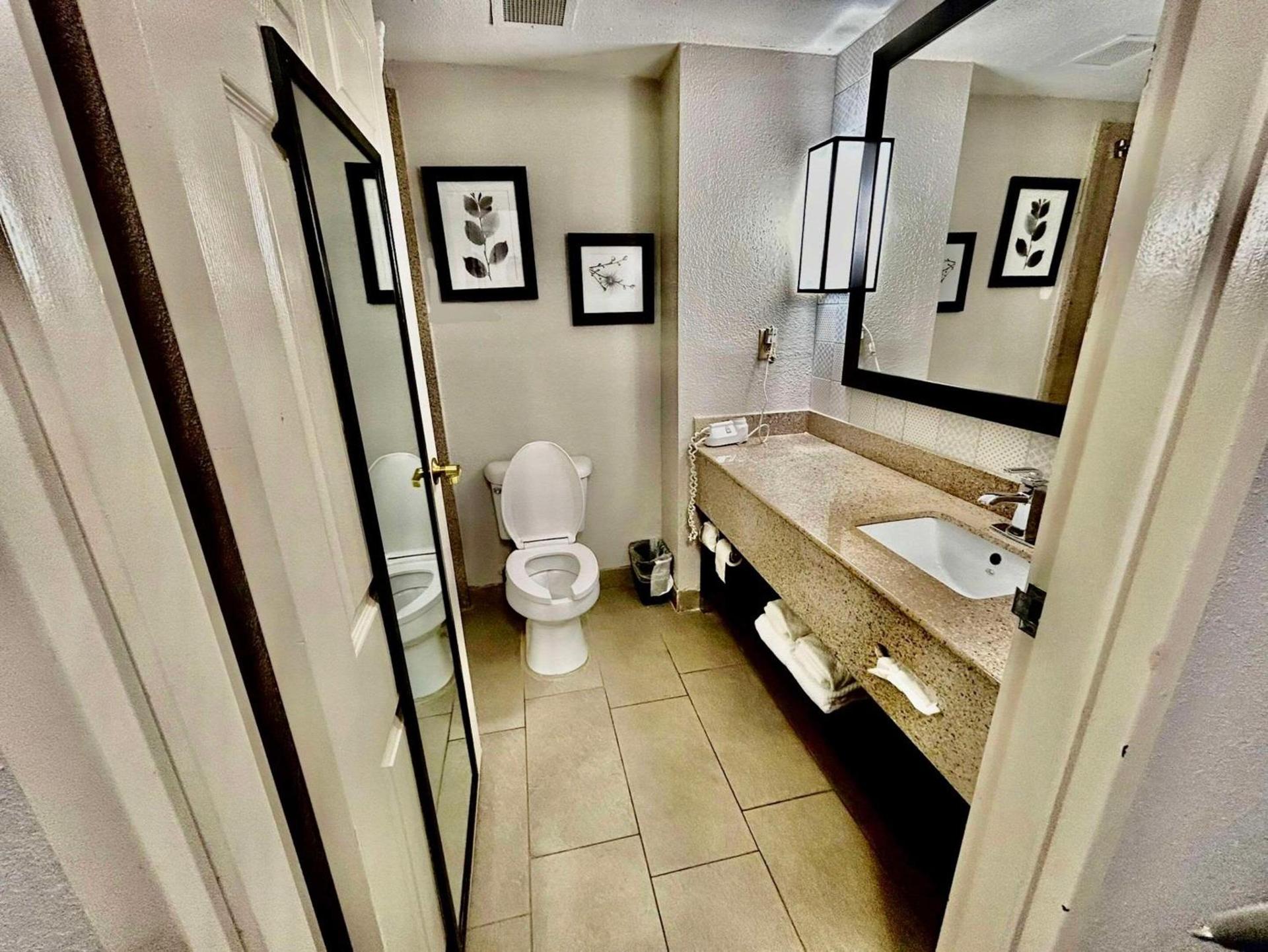 Country Inn & Suites by Radisson, Columbus, GA photo 28