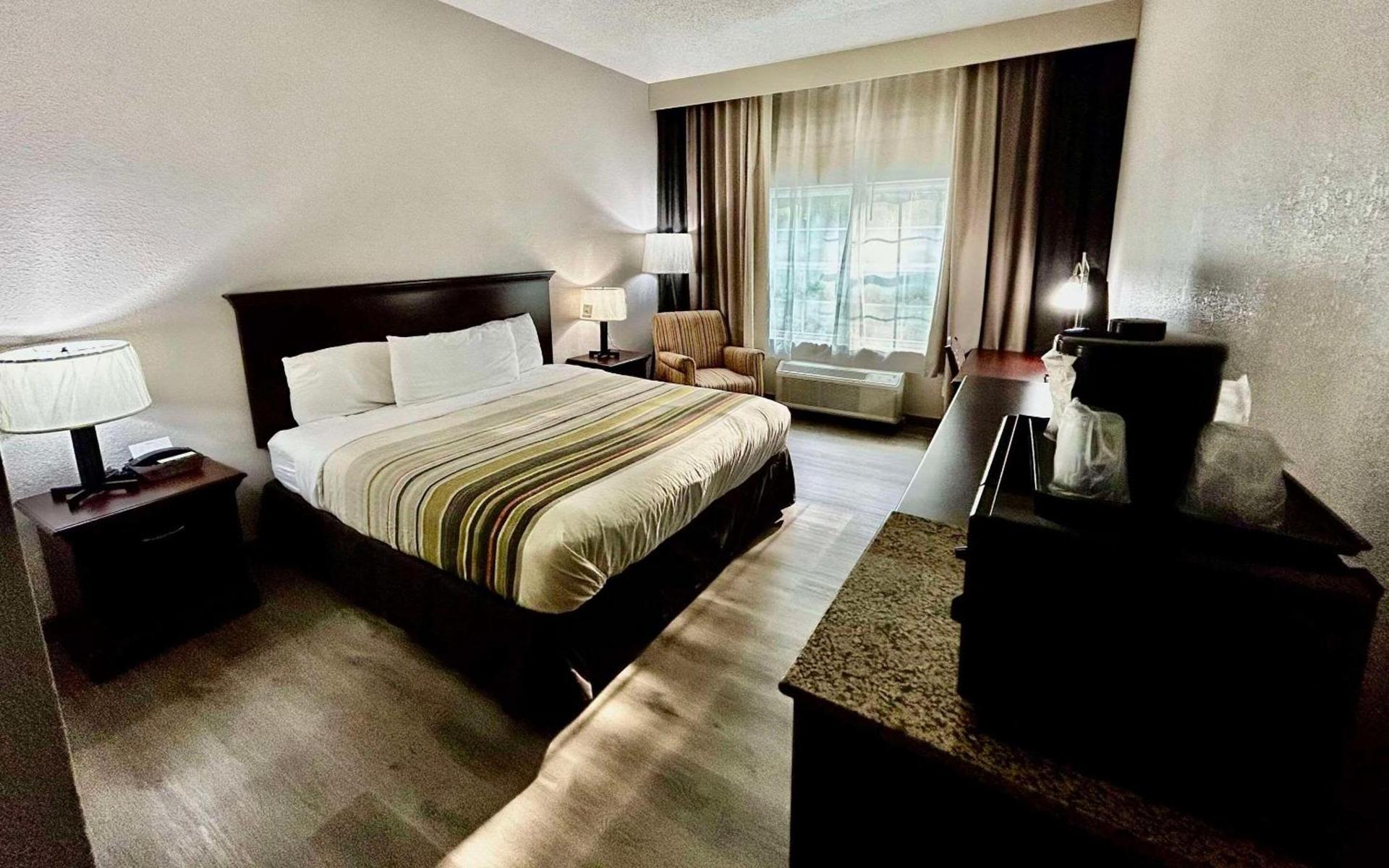 Country Inn & Suites by Radisson, Columbus, GA photo 29