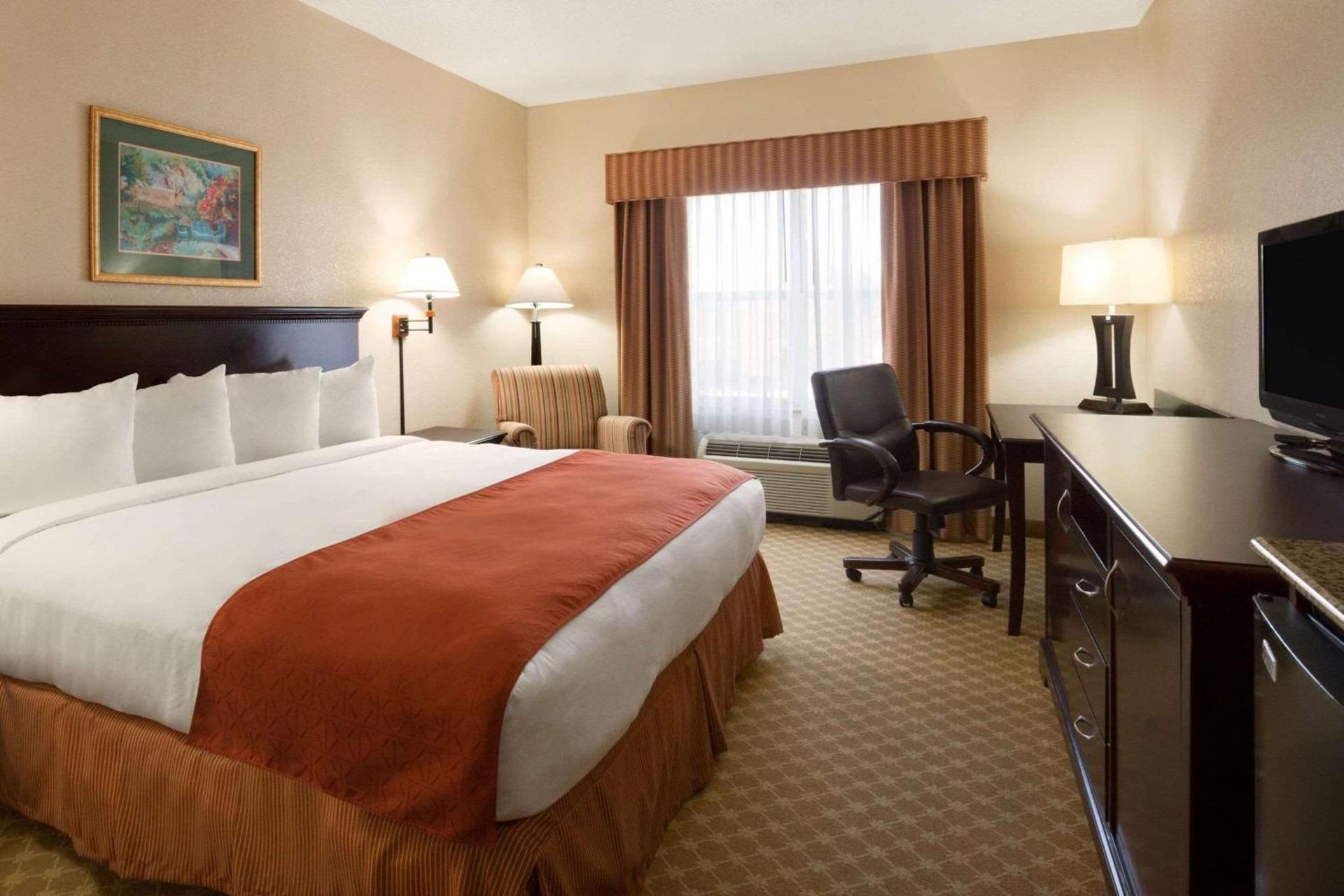 Country Inn & Suites by Radisson, Columbus, GA photo 30