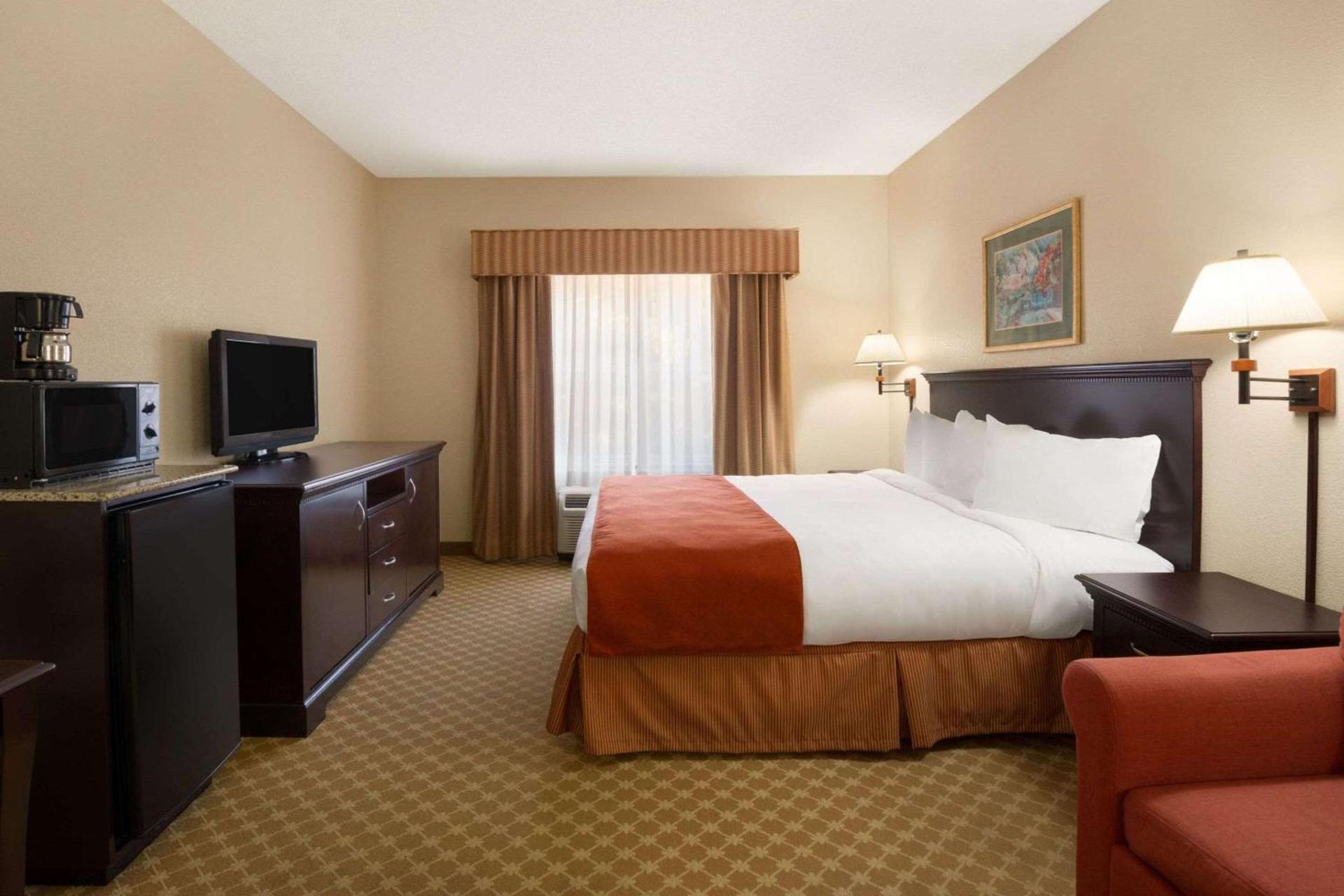 Country Inn & Suites by Radisson, Columbus, GA photo 36