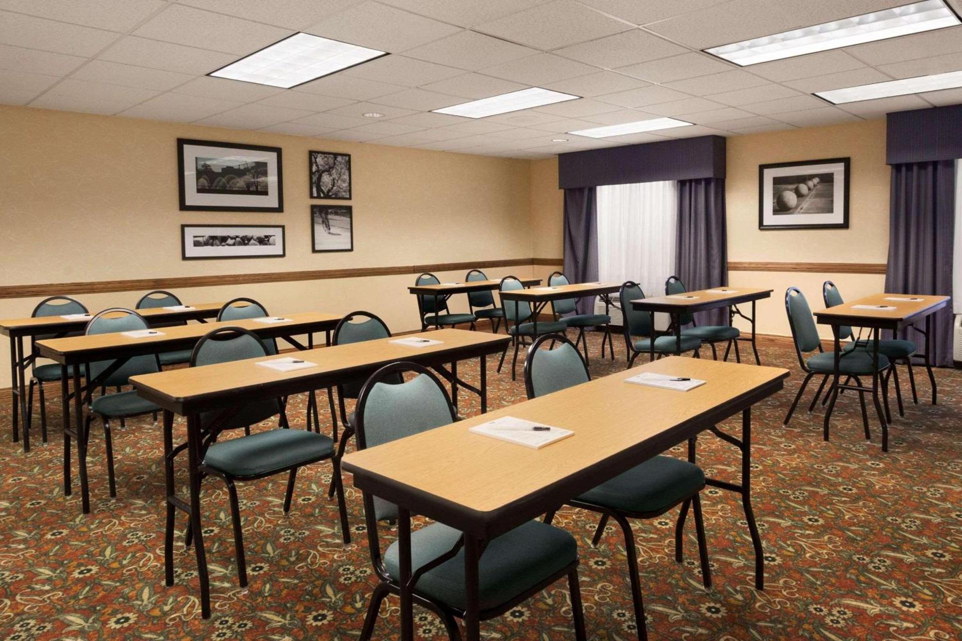 Country Inn & Suites by Radisson, Columbus, GA photo 42