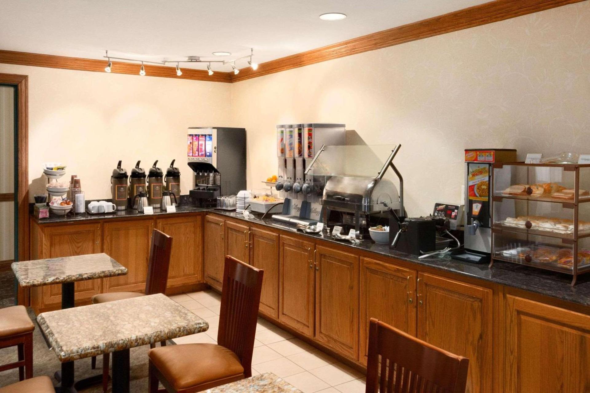 Country Inn & Suites by Radisson, Columbus, GA photo 43