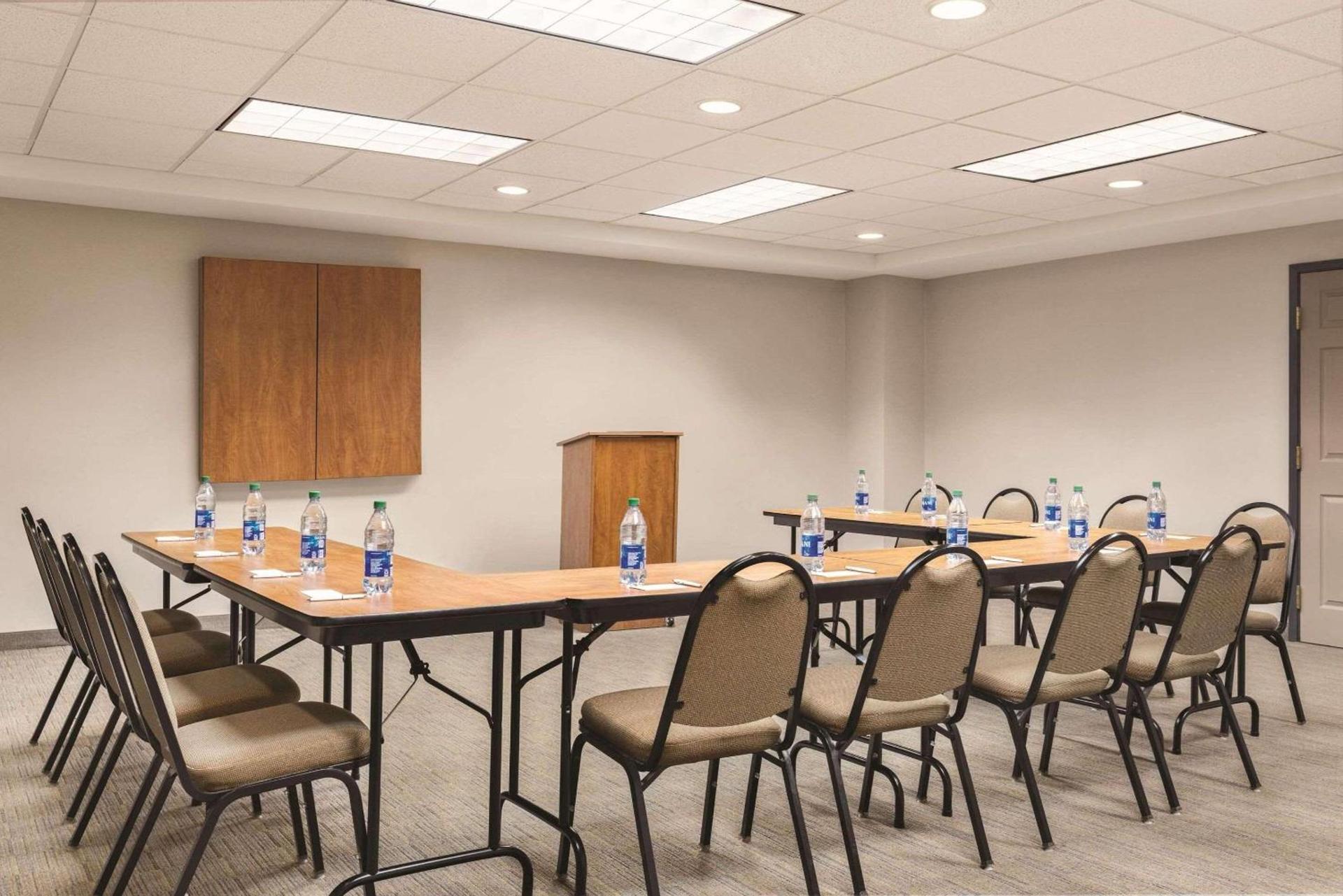 Country Inn & Suites by Radisson, Conyers, GA photo 24