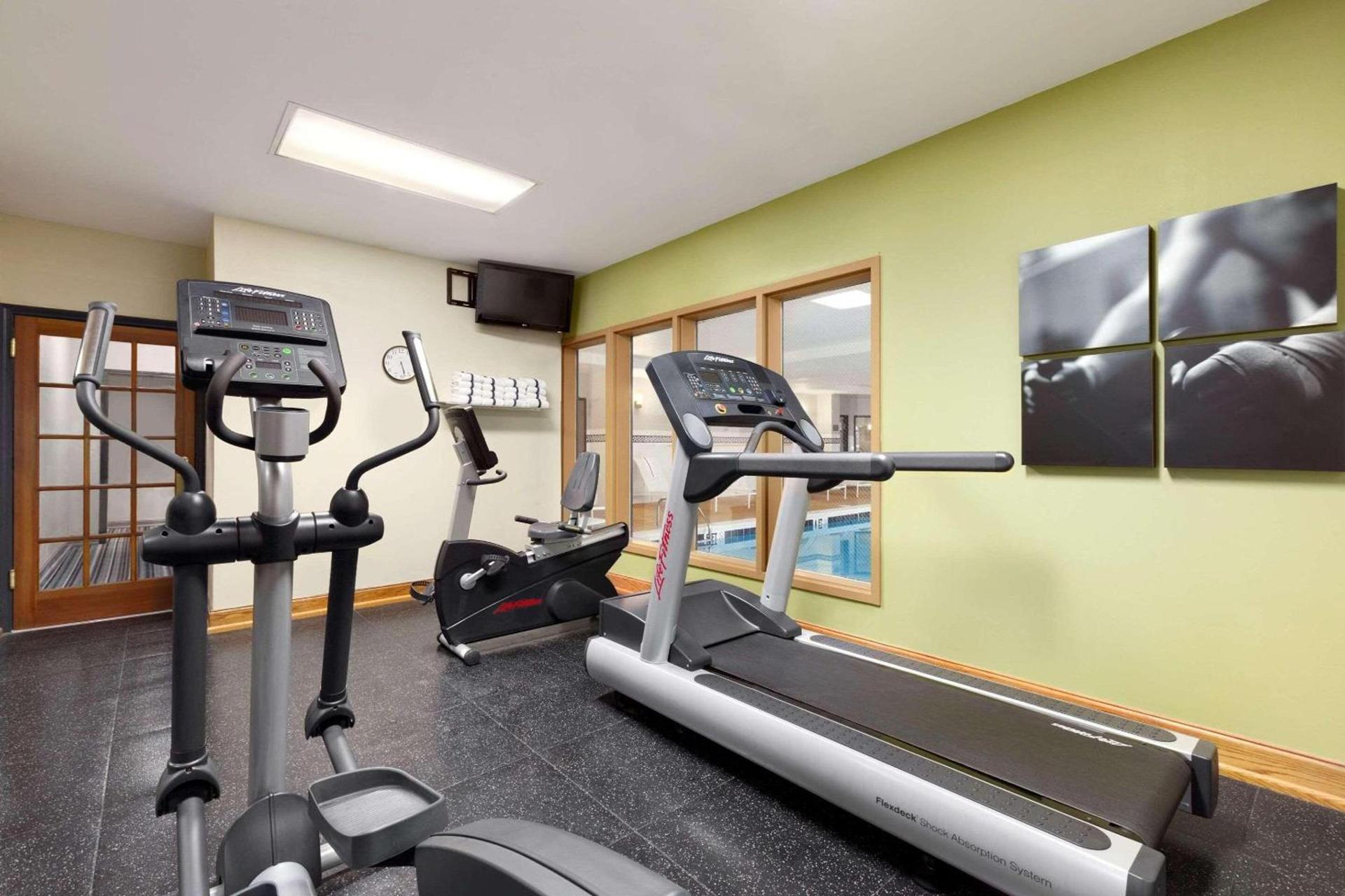 Country Inn & Suites by Radisson, Dalton, GA photo 12