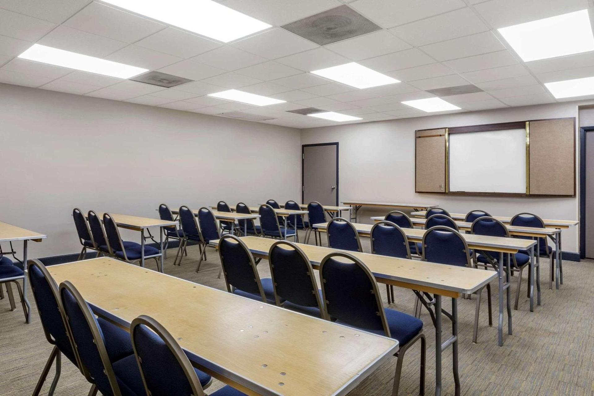 Country Inn & Suites by Radisson, Atlanta Downtown photo 14