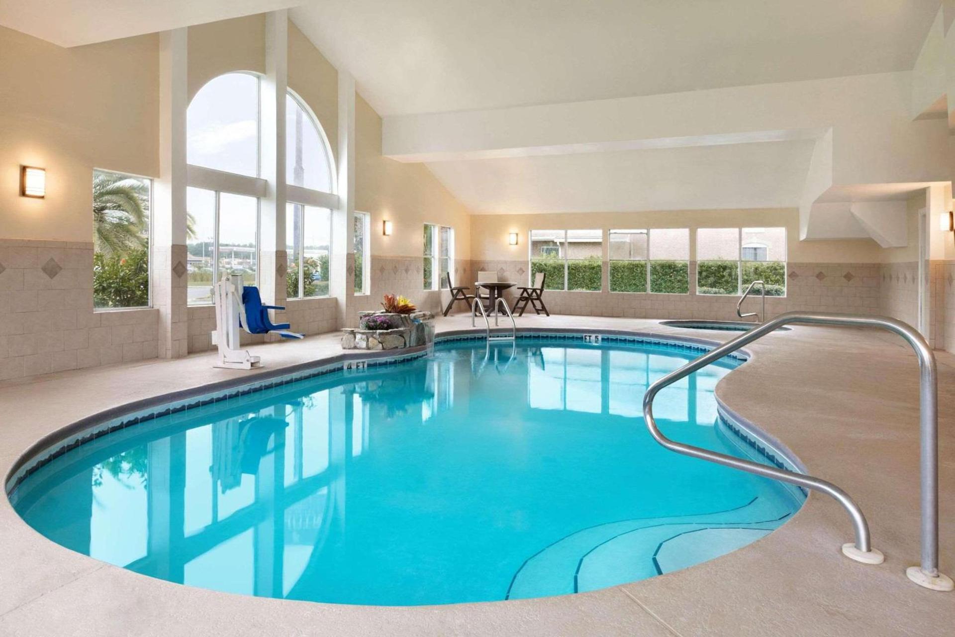 Country Inn & Suites by Radisson, Kingsland, GA photo 5