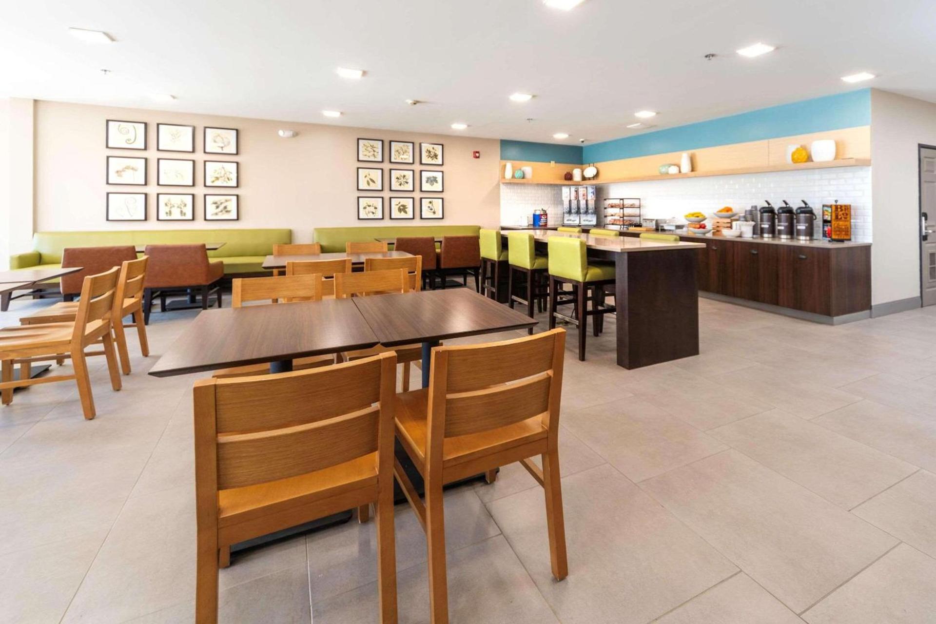 Country Inn & Suites by Radisson, Stone Mountain, GA photo 28