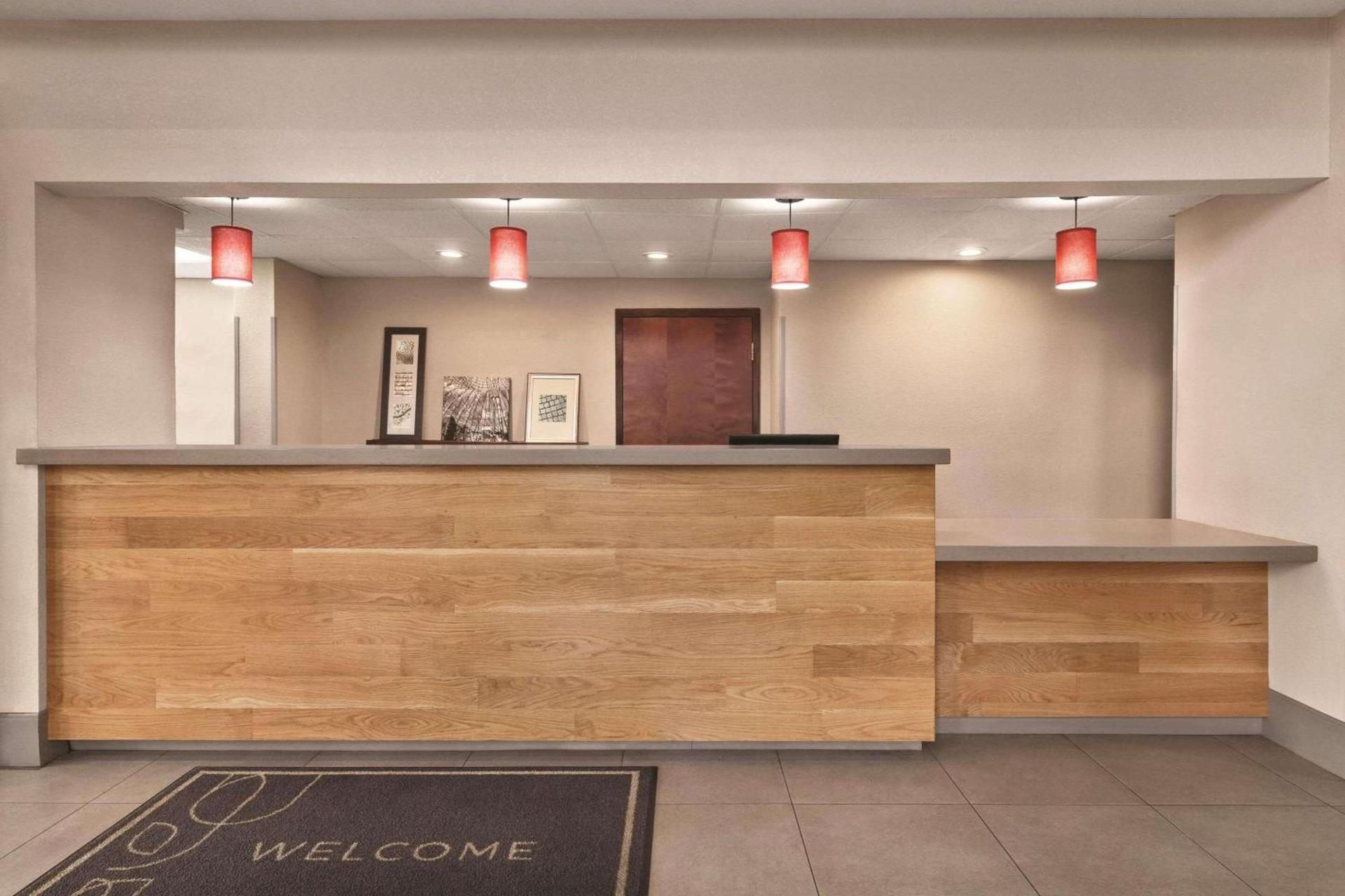 Country Inn & Suites by Radisson, Griffin, GA photo 5