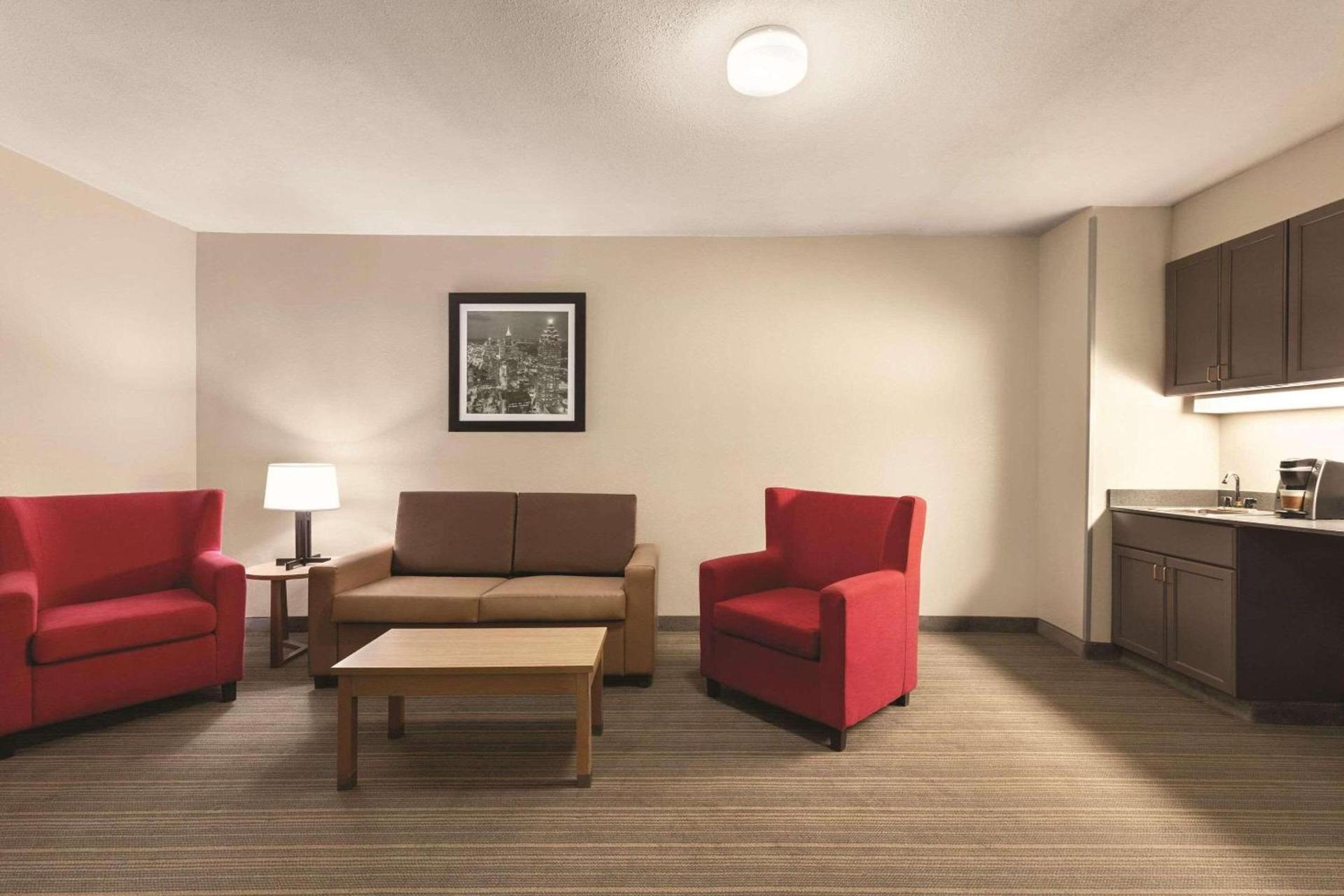 Country Inn & Suites by Radisson, Griffin, GA photo 16