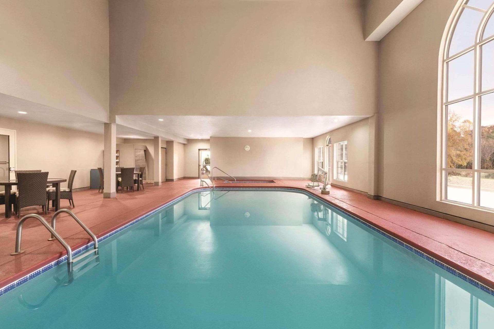 Country Inn & Suites by Radisson, Griffin, GA photo 19