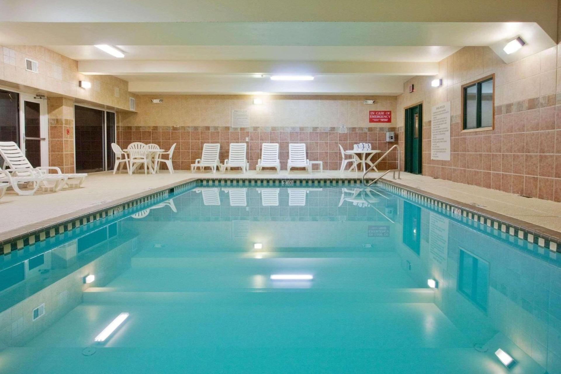 Country Inn & Suites by Radisson, Newnan, GA photo 6