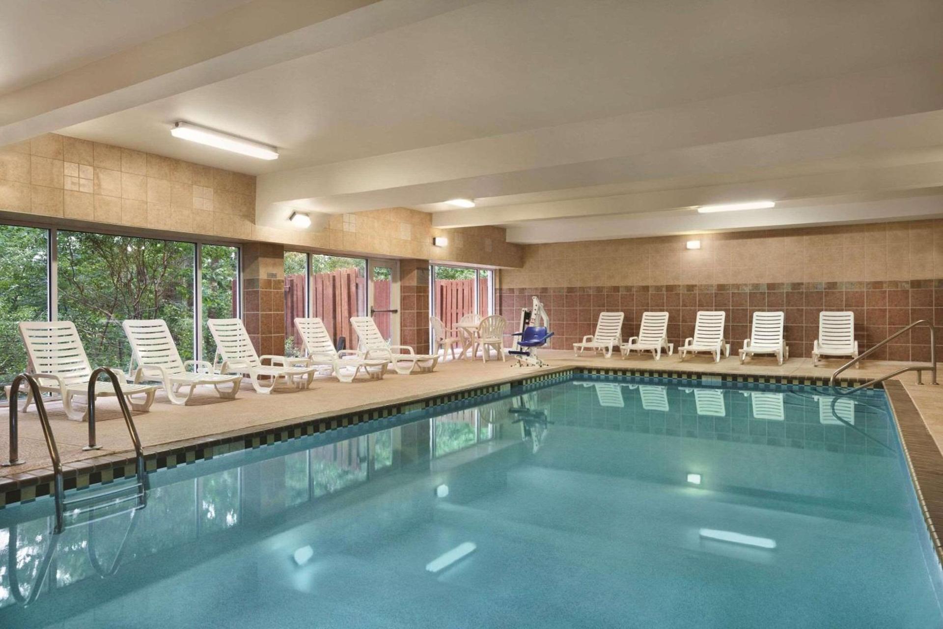 Country Inn & Suites by Radisson, Newnan, GA photo 7