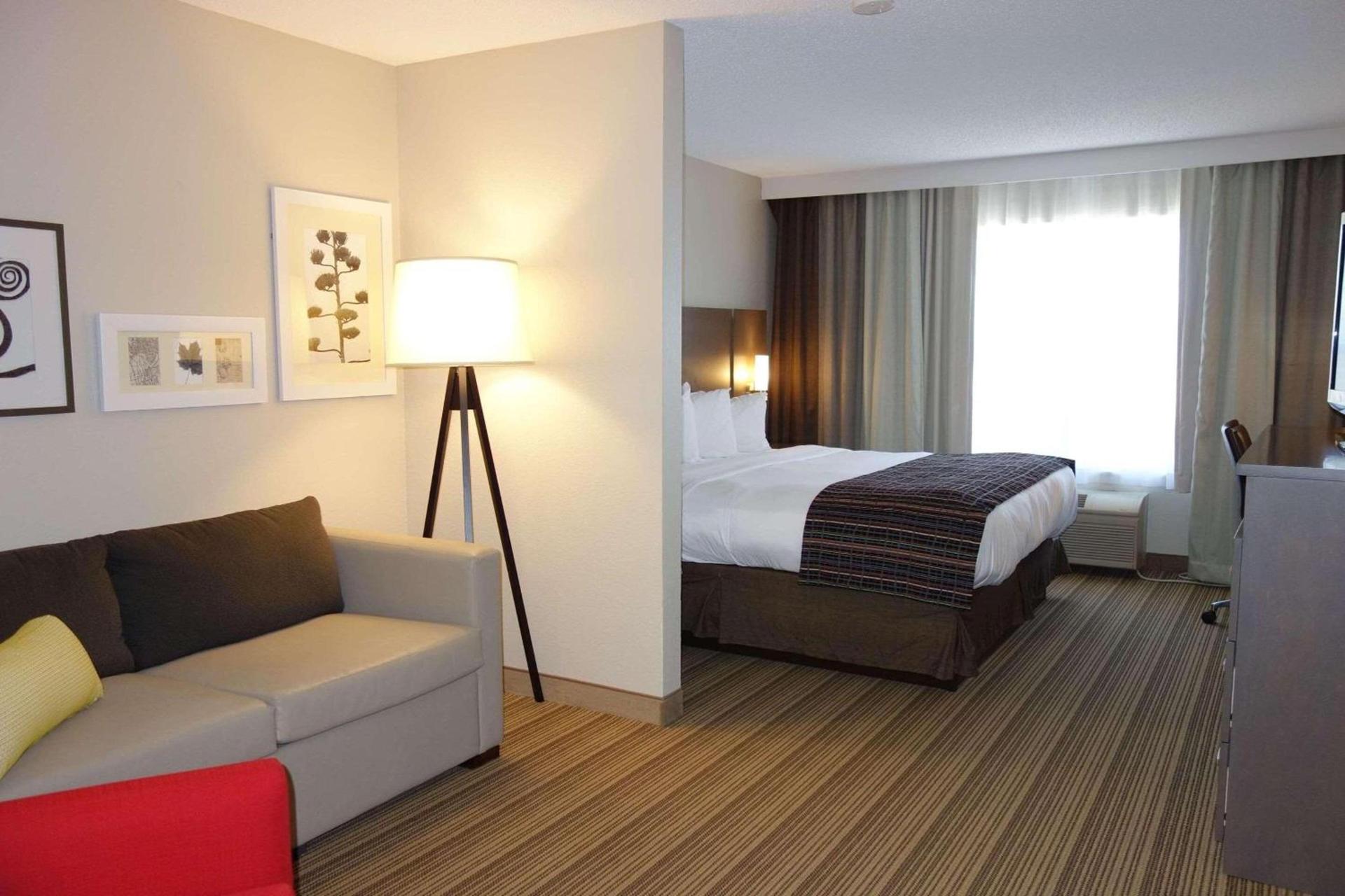 Country Inn & Suites by Radisson, Mason City, IA photo 21