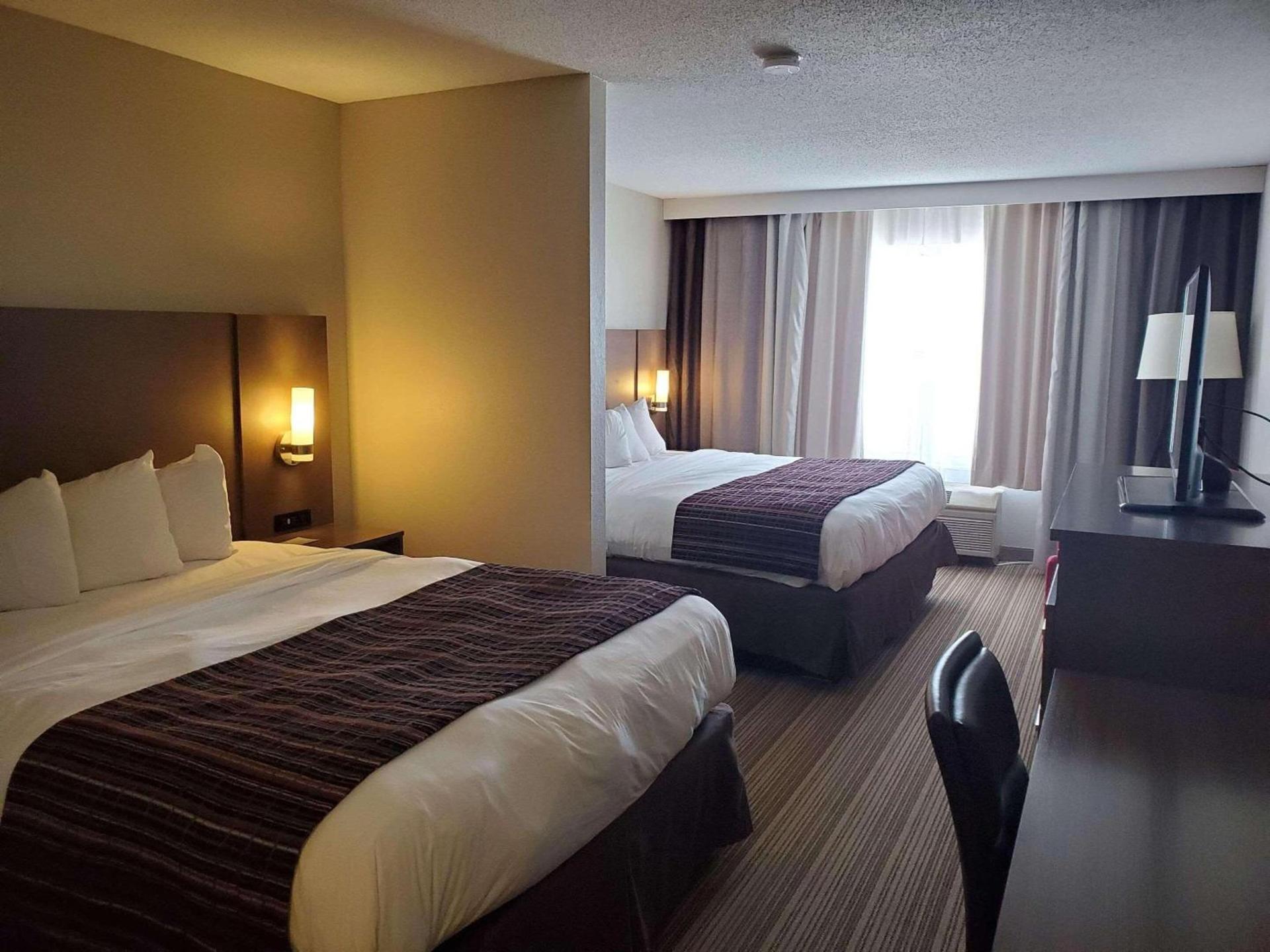 Country Inn & Suites by Radisson, Mason City, IA photo 24