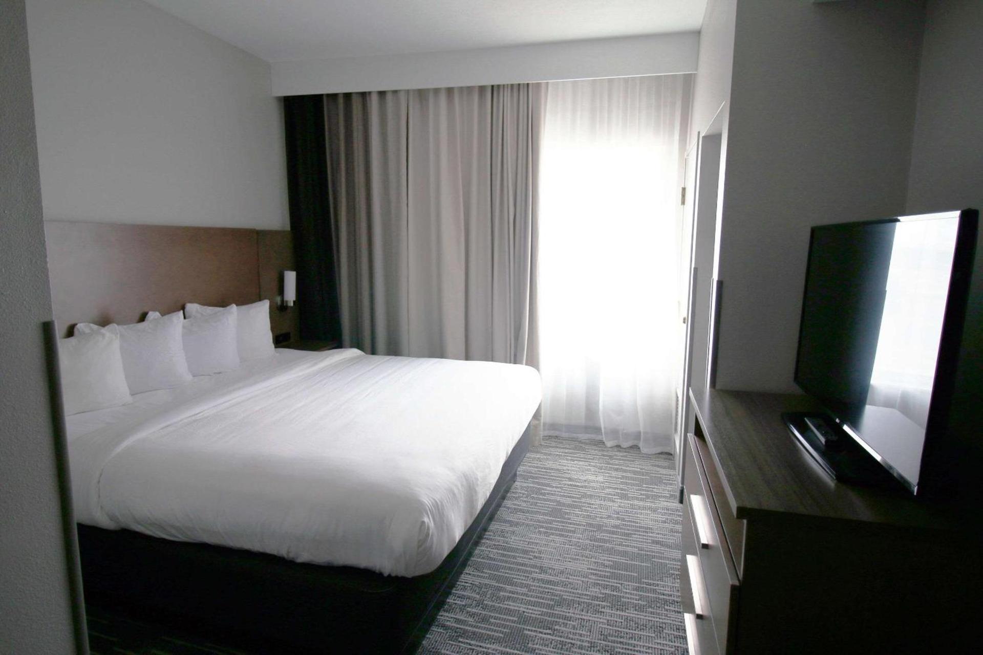 Country Inn & Suites by Radisson, Council Bluffs, IA photo 16
