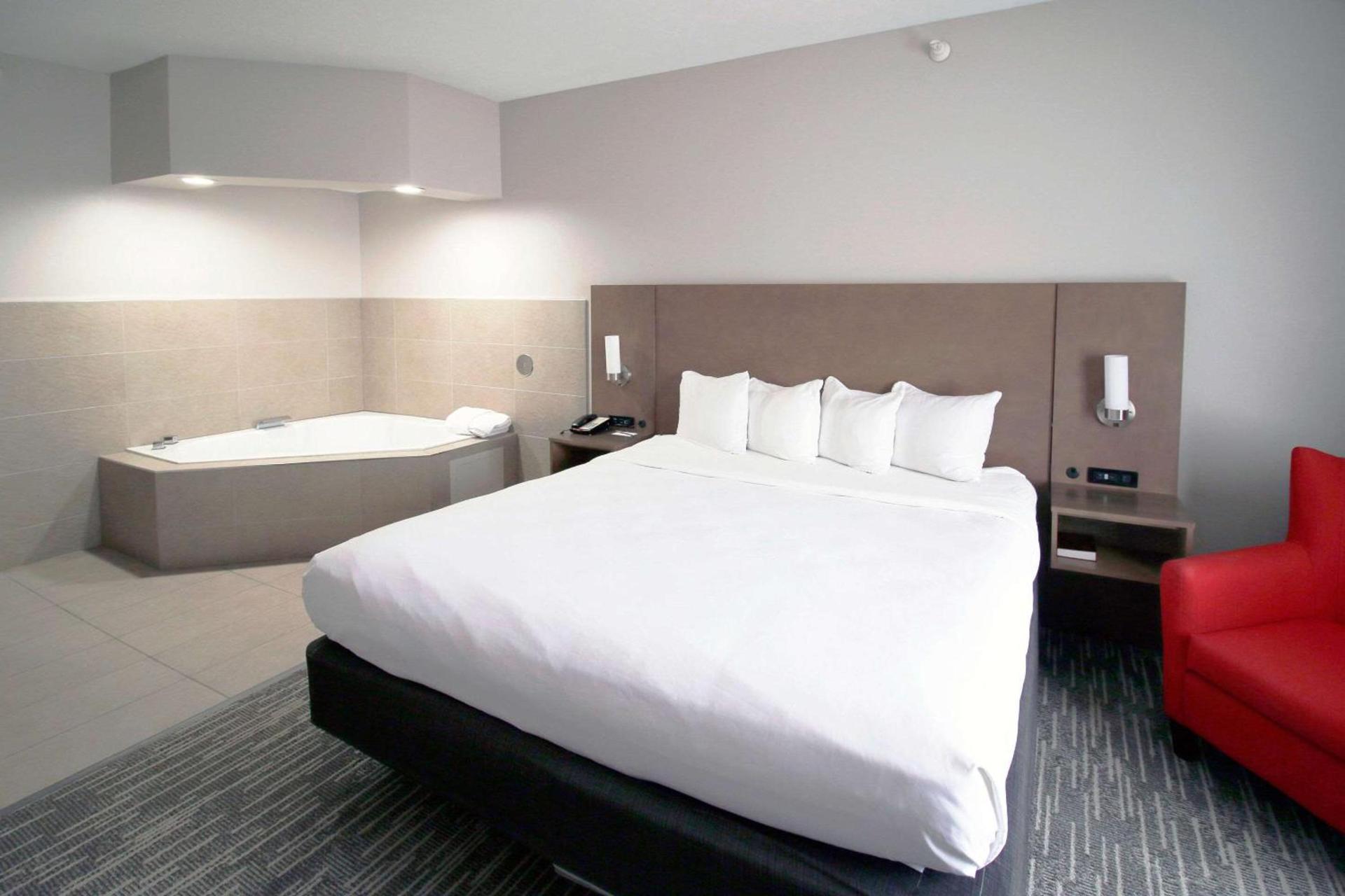 Country Inn & Suites by Radisson, Council Bluffs, IA photo 37