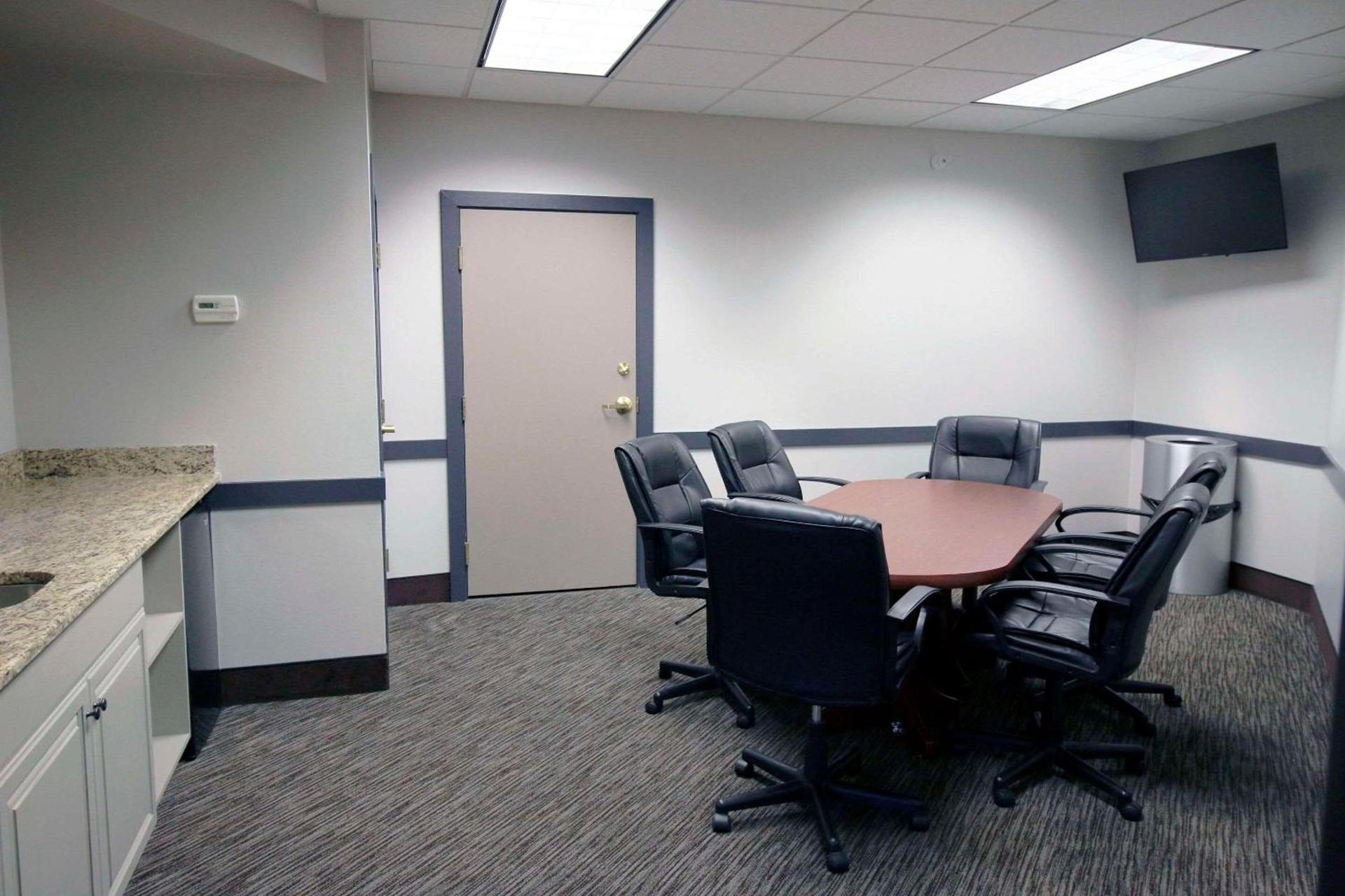 Country Inn & Suites by Radisson, Council Bluffs, IA photo 39
