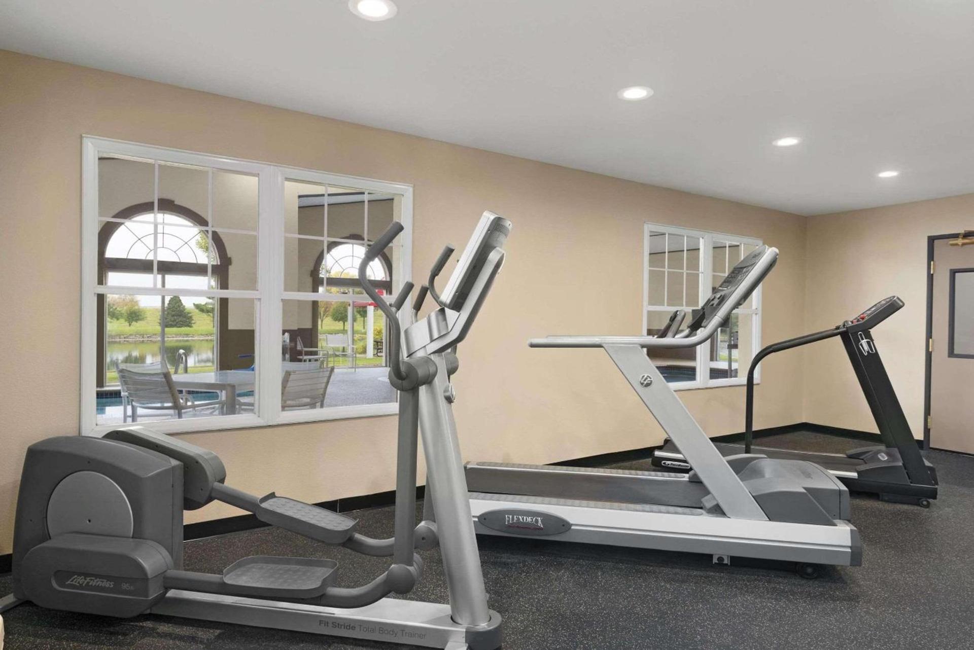 Country Inn & Suites by Radisson, Ankeny - Des Moines photo 11