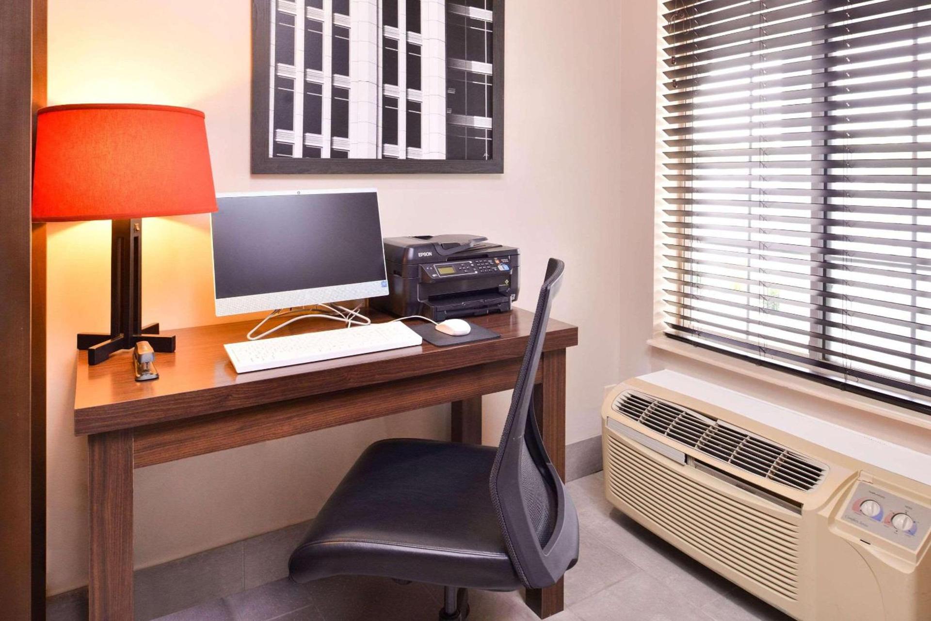 Country Inn & Suites by Radisson, Omaha Airport, IA photo 36