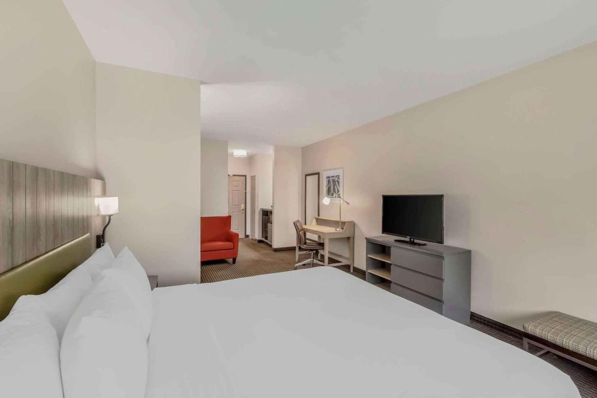 Country Inn & Suites by Radisson, Elk Grove Village-Itasca photo 12