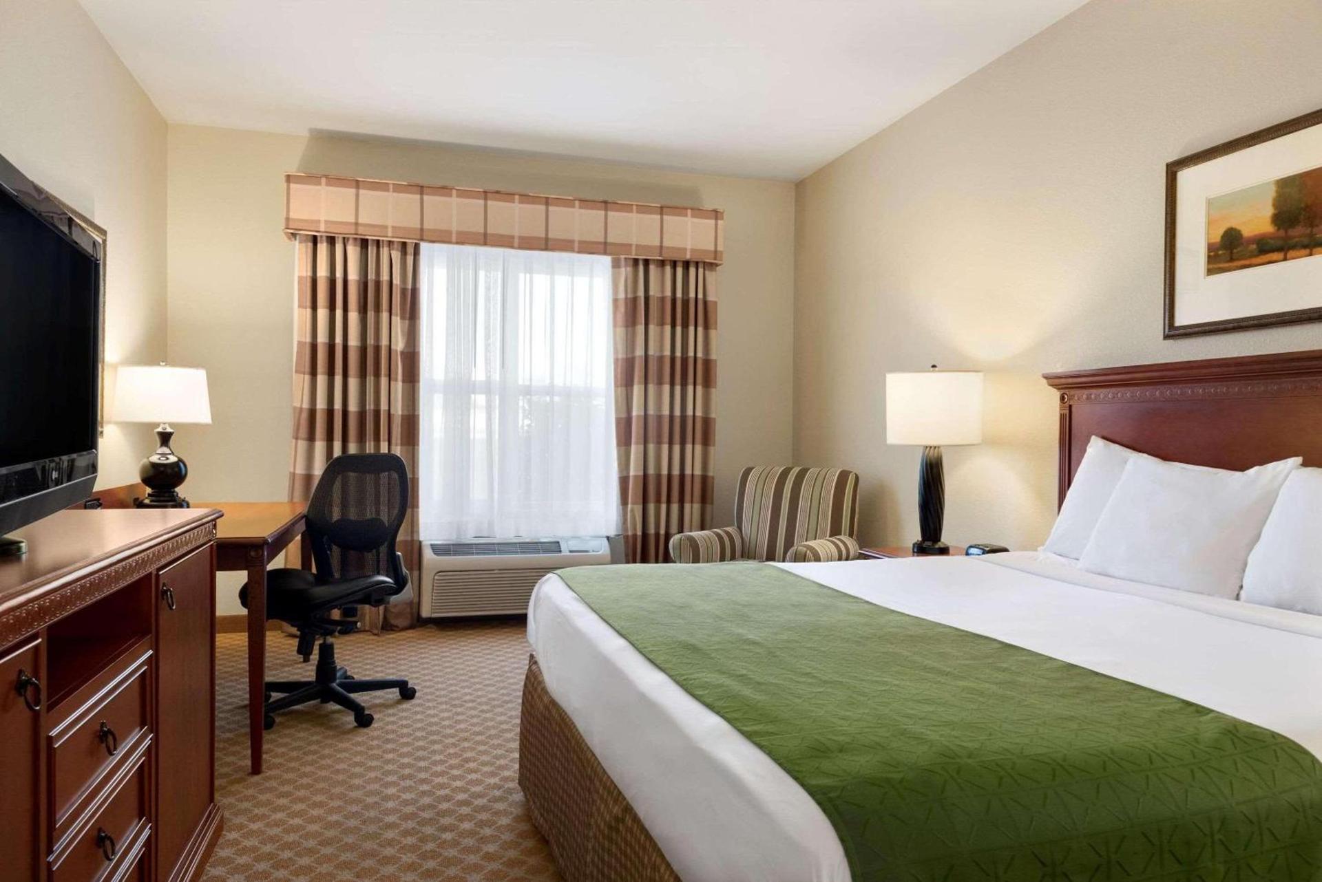 Country Inn & Suites by Radisson, Peoria North, IL photo 3