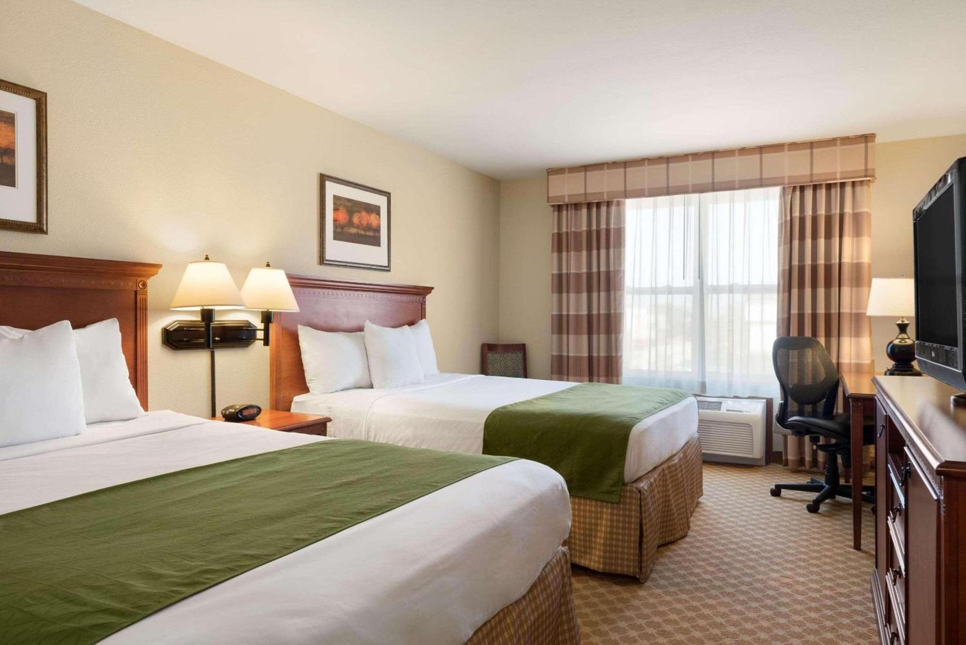Country Inn & Suites by Radisson, Peoria North, IL photo 4