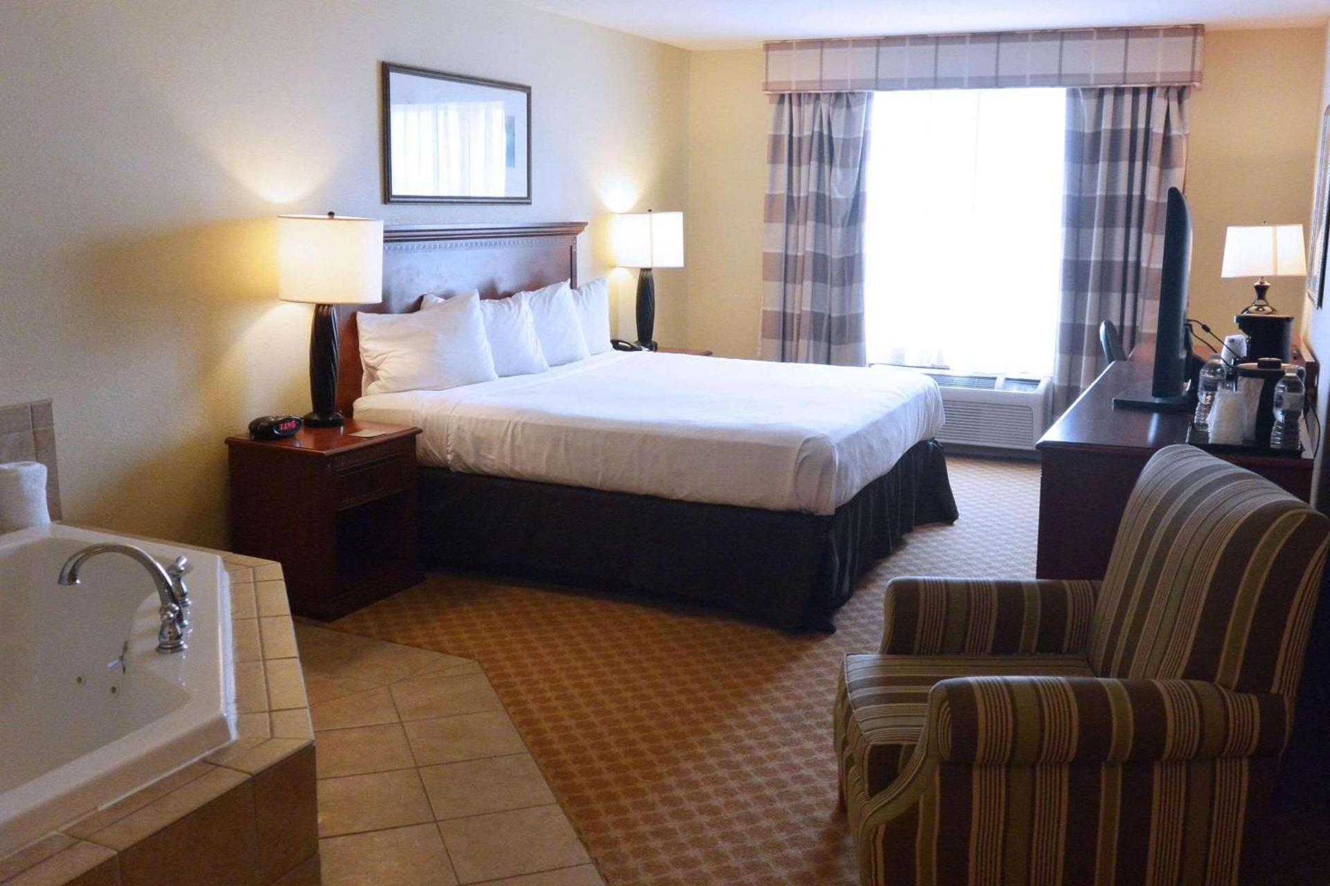 Country Inn & Suites by Radisson, Peoria North, IL photo 8