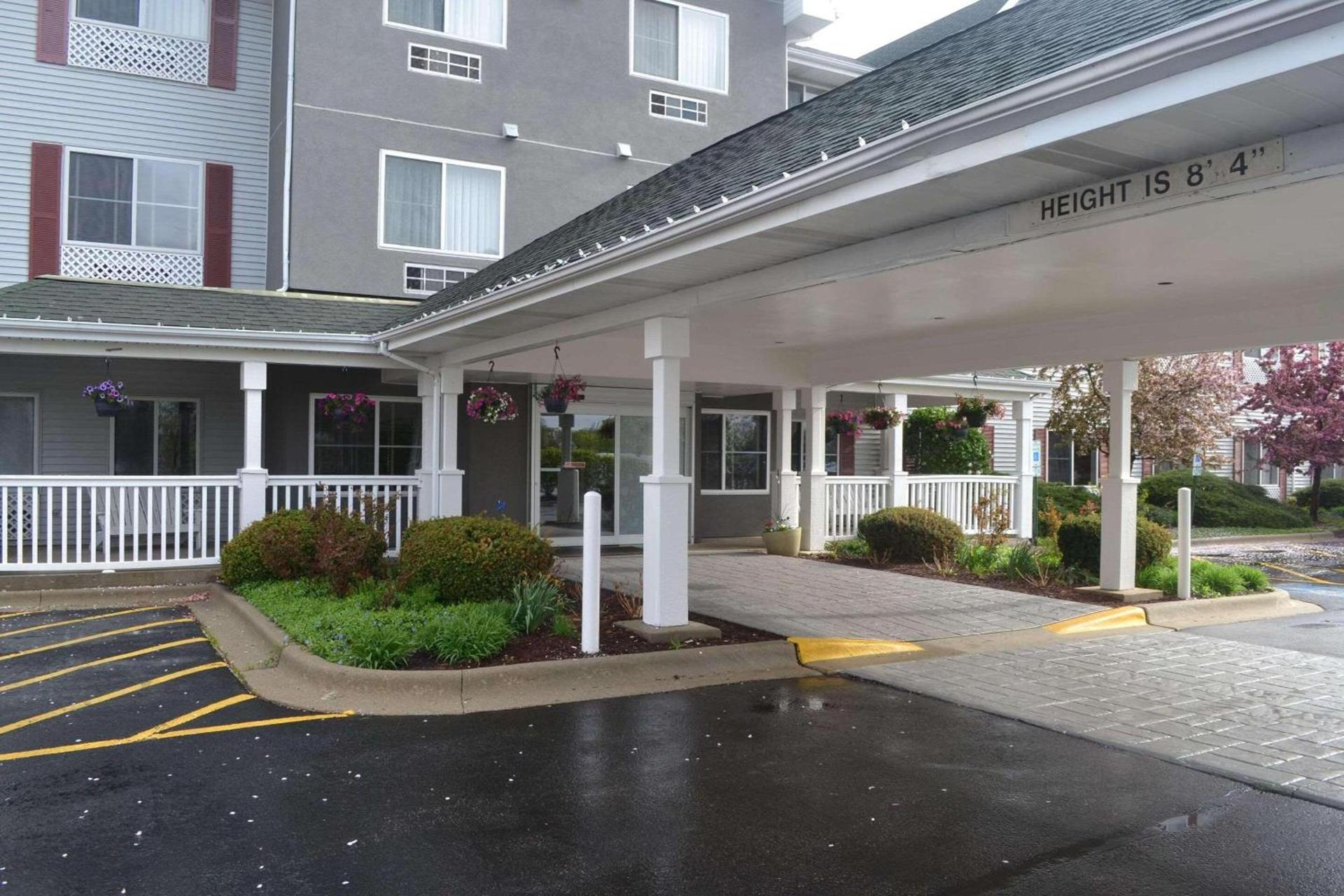 Country Inn & Suites by Radisson, Gurnee, IL photo 61