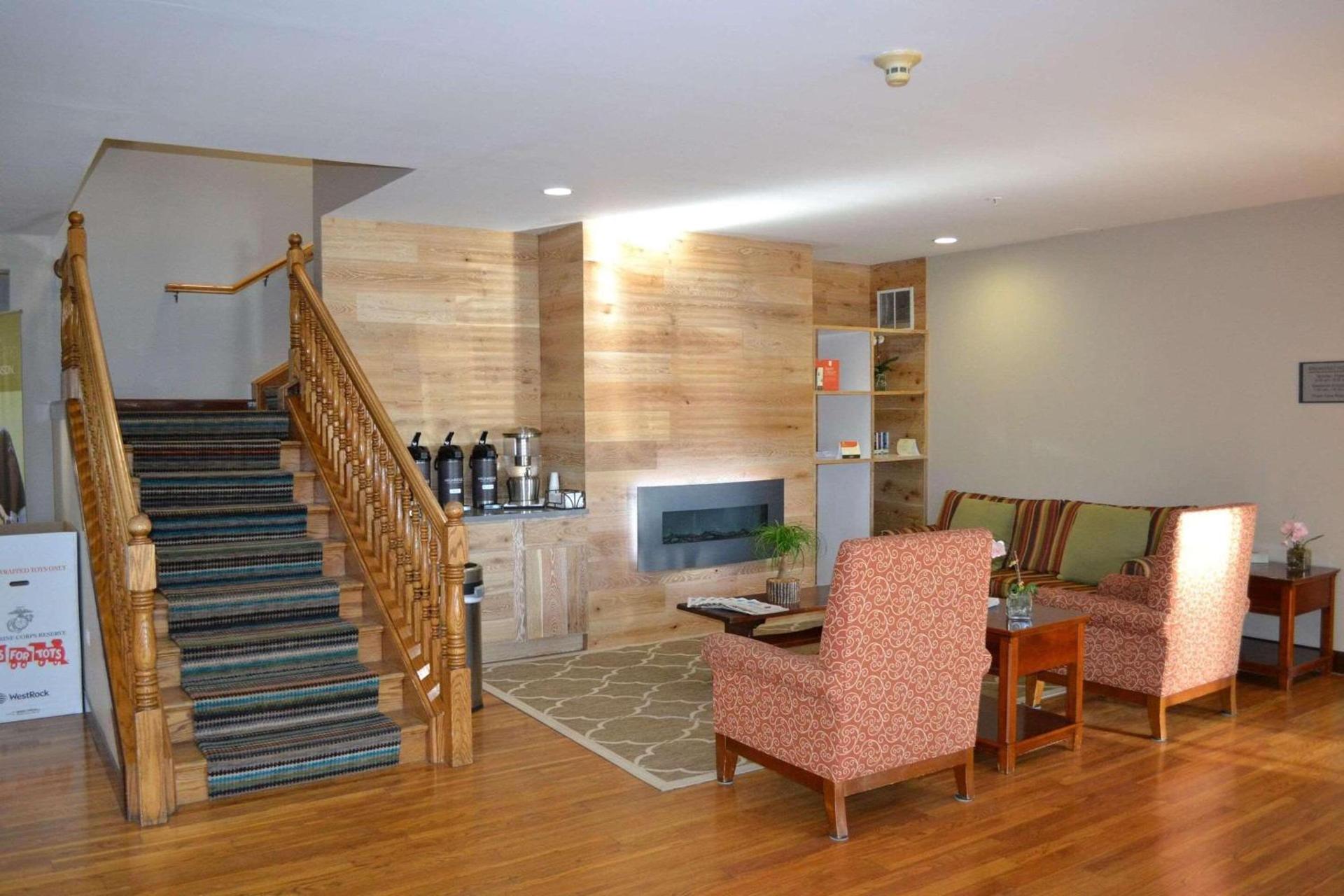 Country Inn & Suites by Radisson, Gurnee, IL photo 3