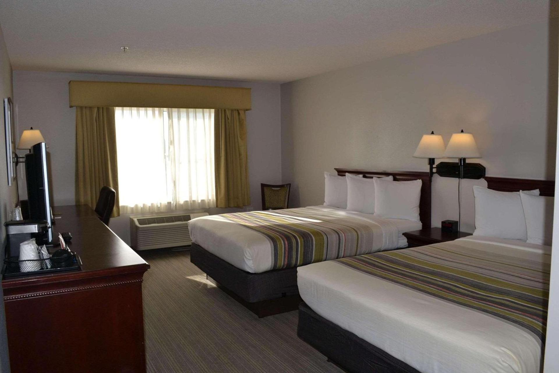 Country Inn & Suites by Radisson, Gurnee, IL photo 4