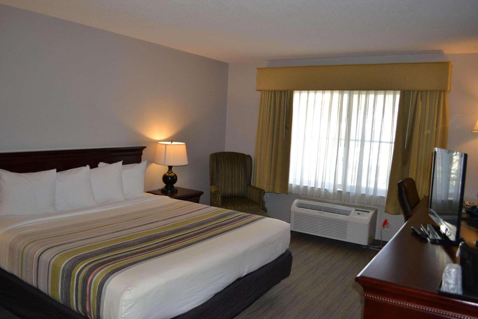 Country Inn & Suites by Radisson, Gurnee, IL photo 5