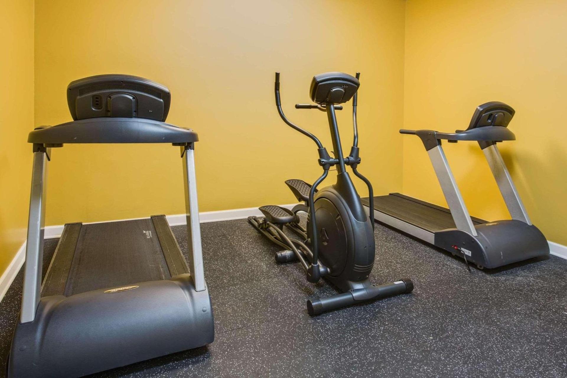 Country Inn & Suites by Radisson, Gurnee, IL photo 13