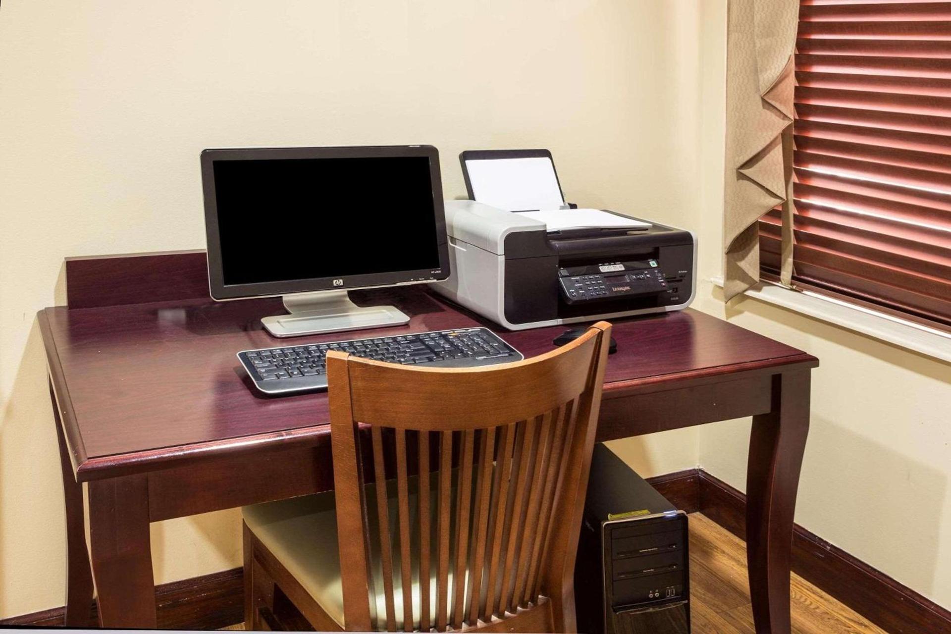 Country Inn & Suites by Radisson, Gurnee, IL photo 14