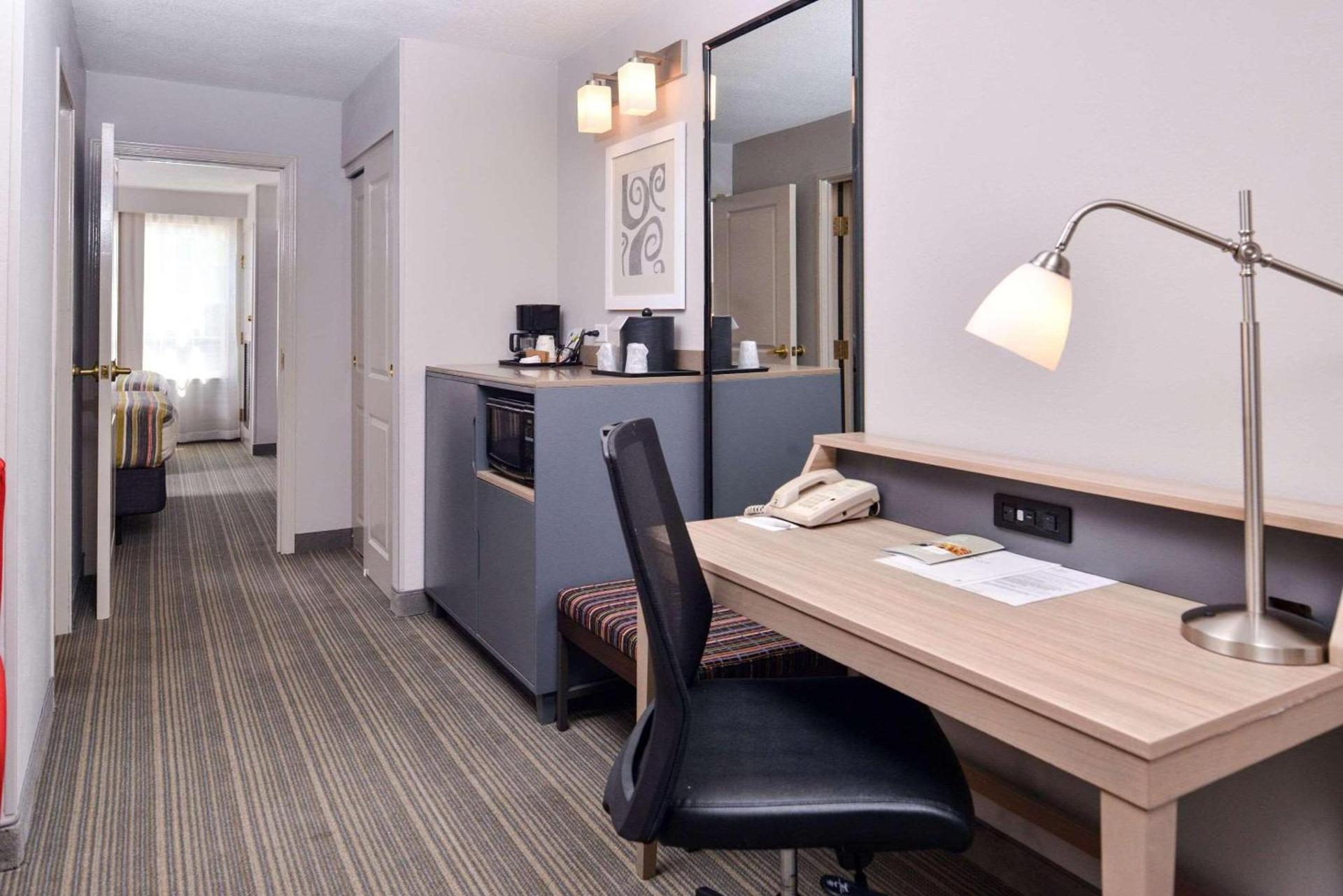 Country Inn & Suites by Radisson, Tinley Park, IL photo 21